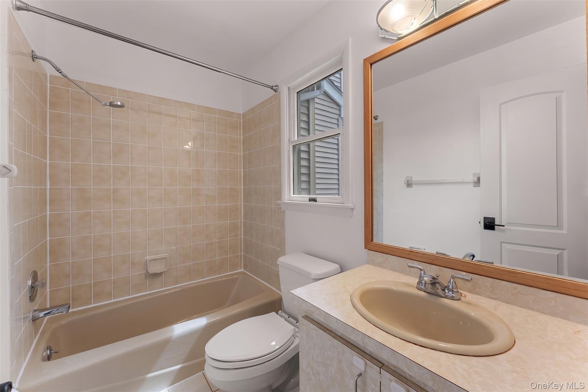 160 N Route 303 Unit: 4