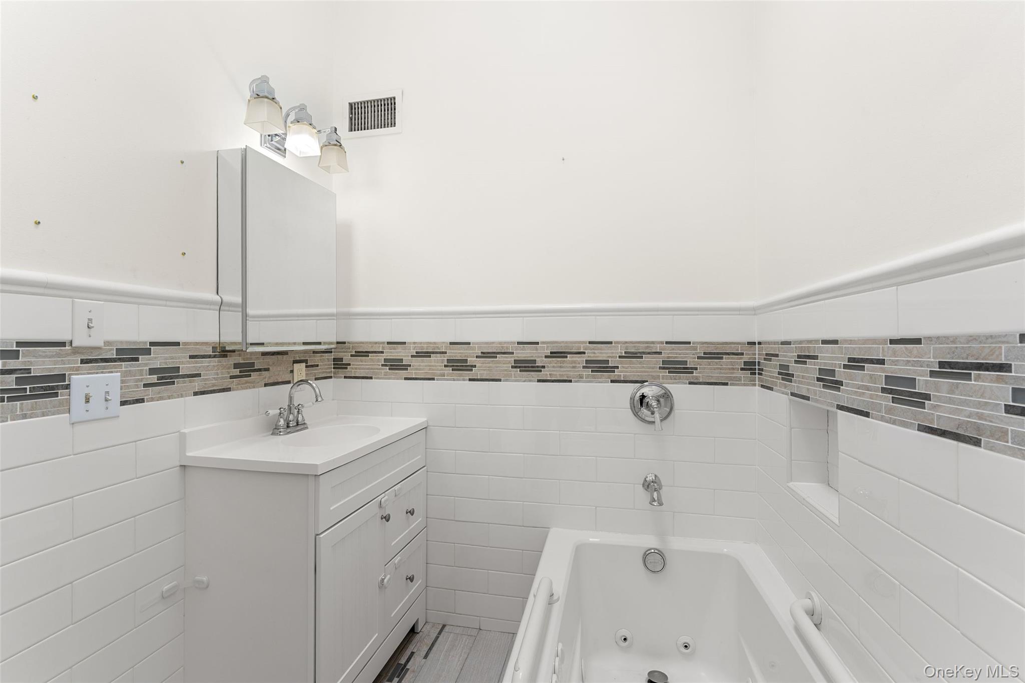 160 N Route 303 Unit: 4
