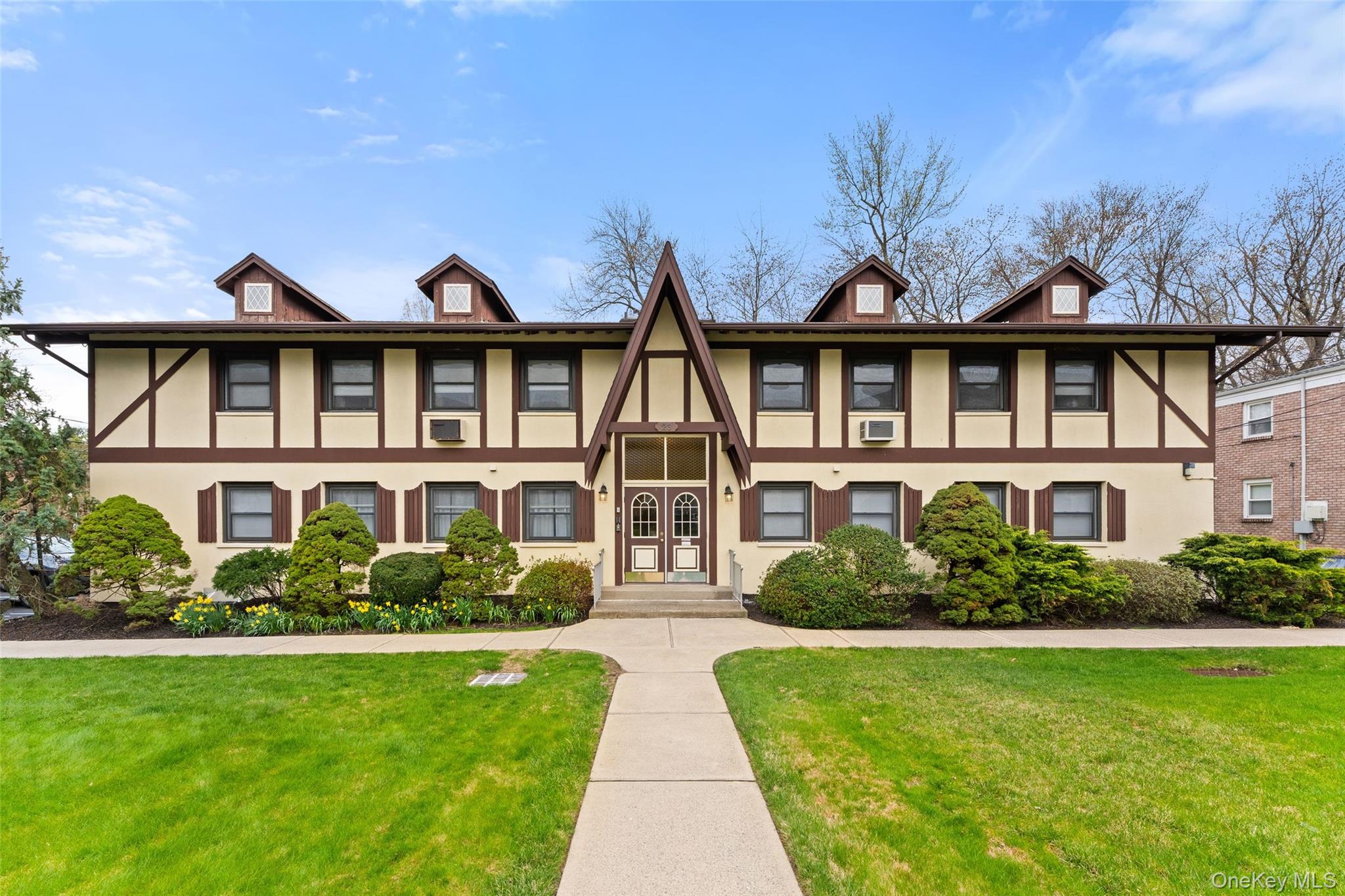 23 Normandy Village Unit: 4
