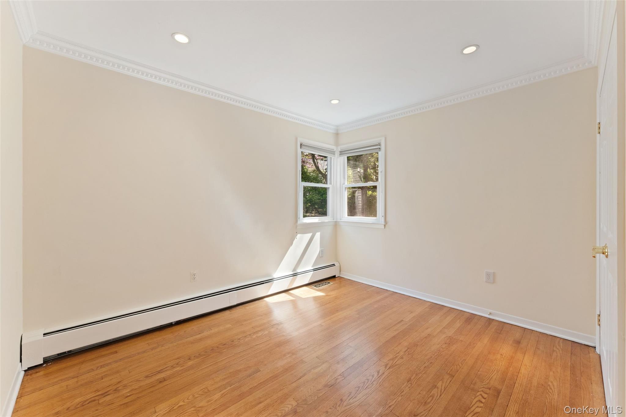 91 S Buckhout Street