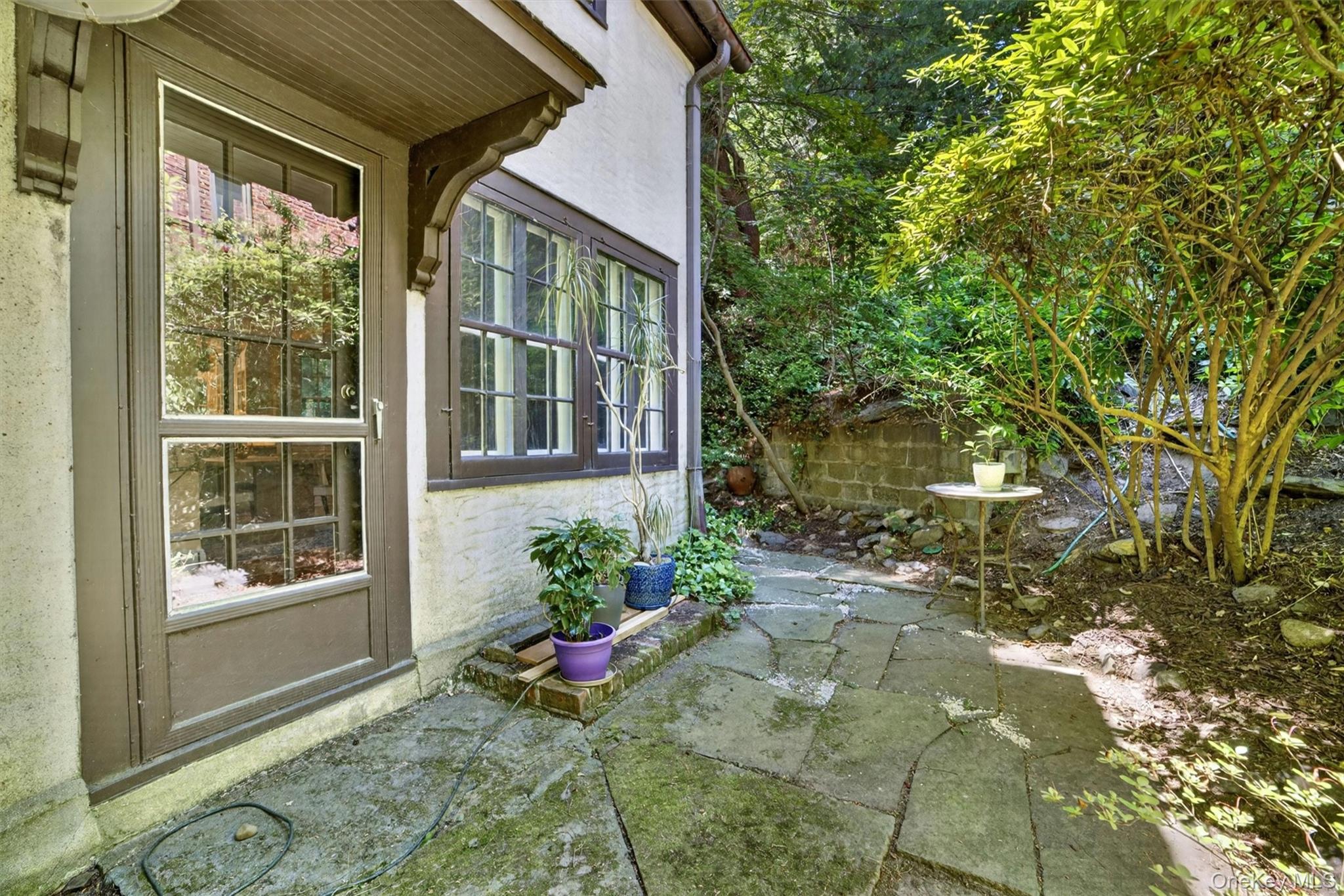 77 Edgemont Road