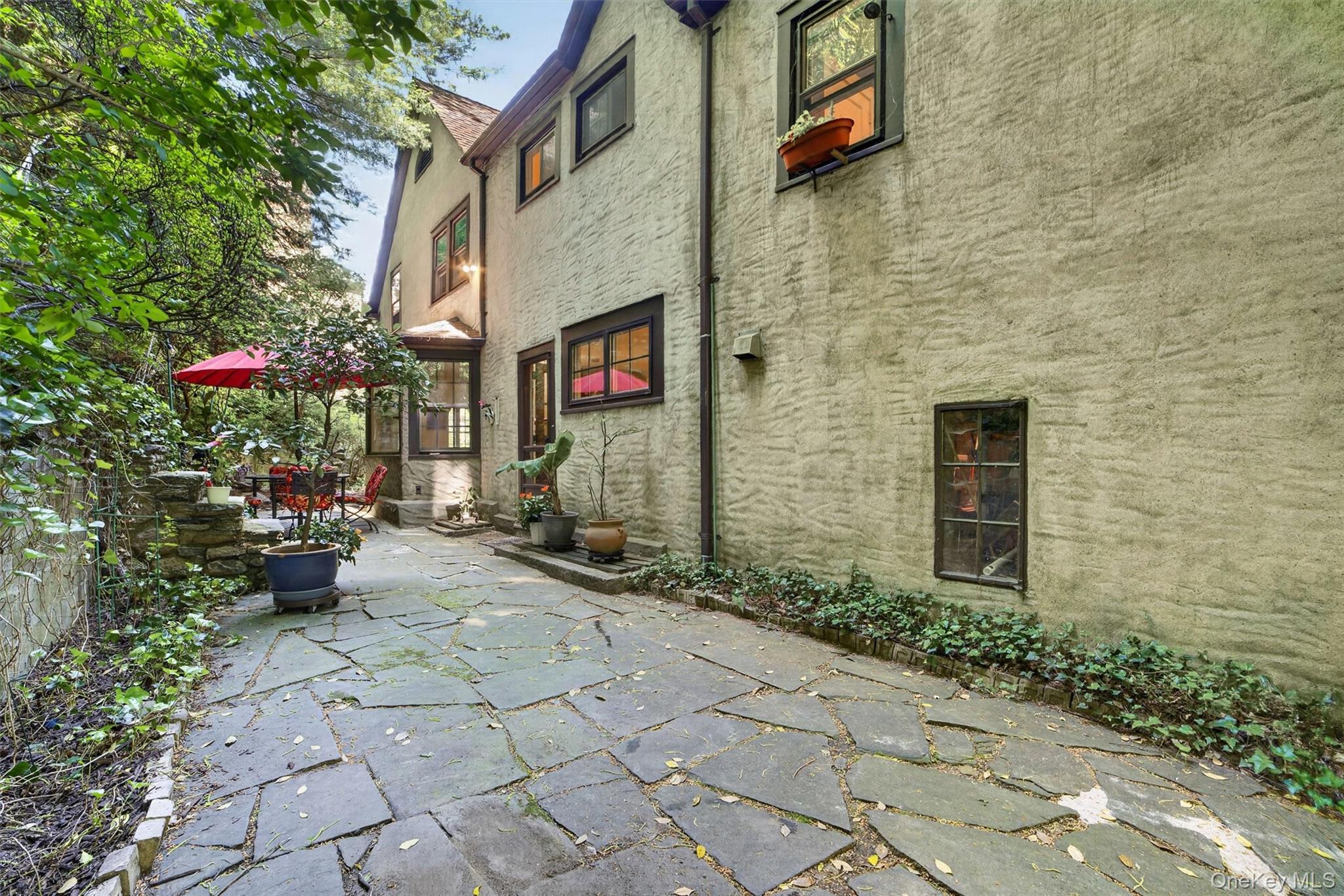 77 Edgemont Road