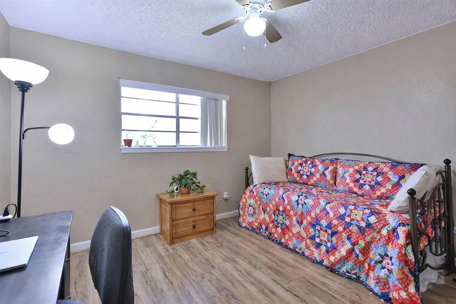 858-860 Vista Lane