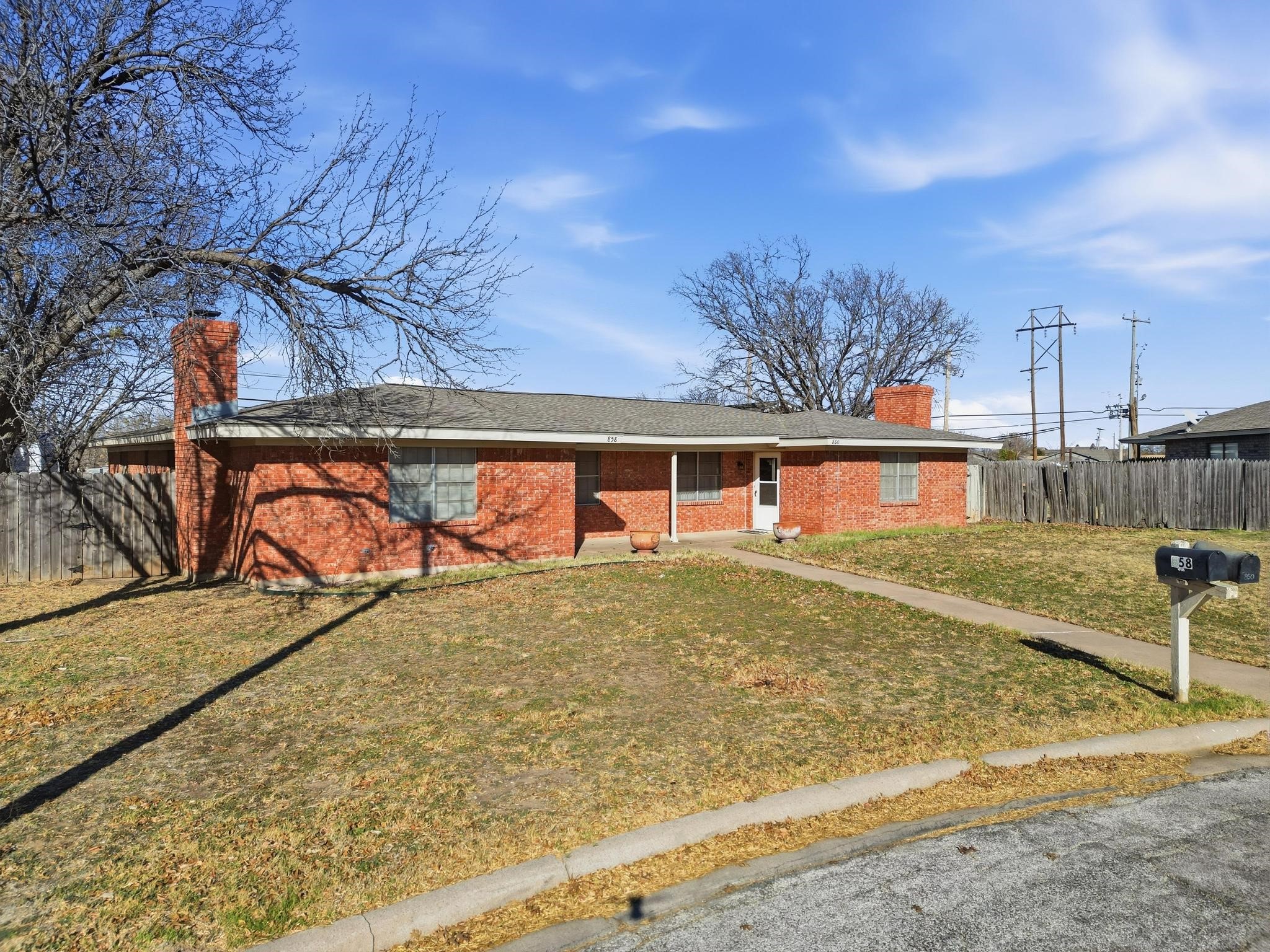 858-860 Vista Lane