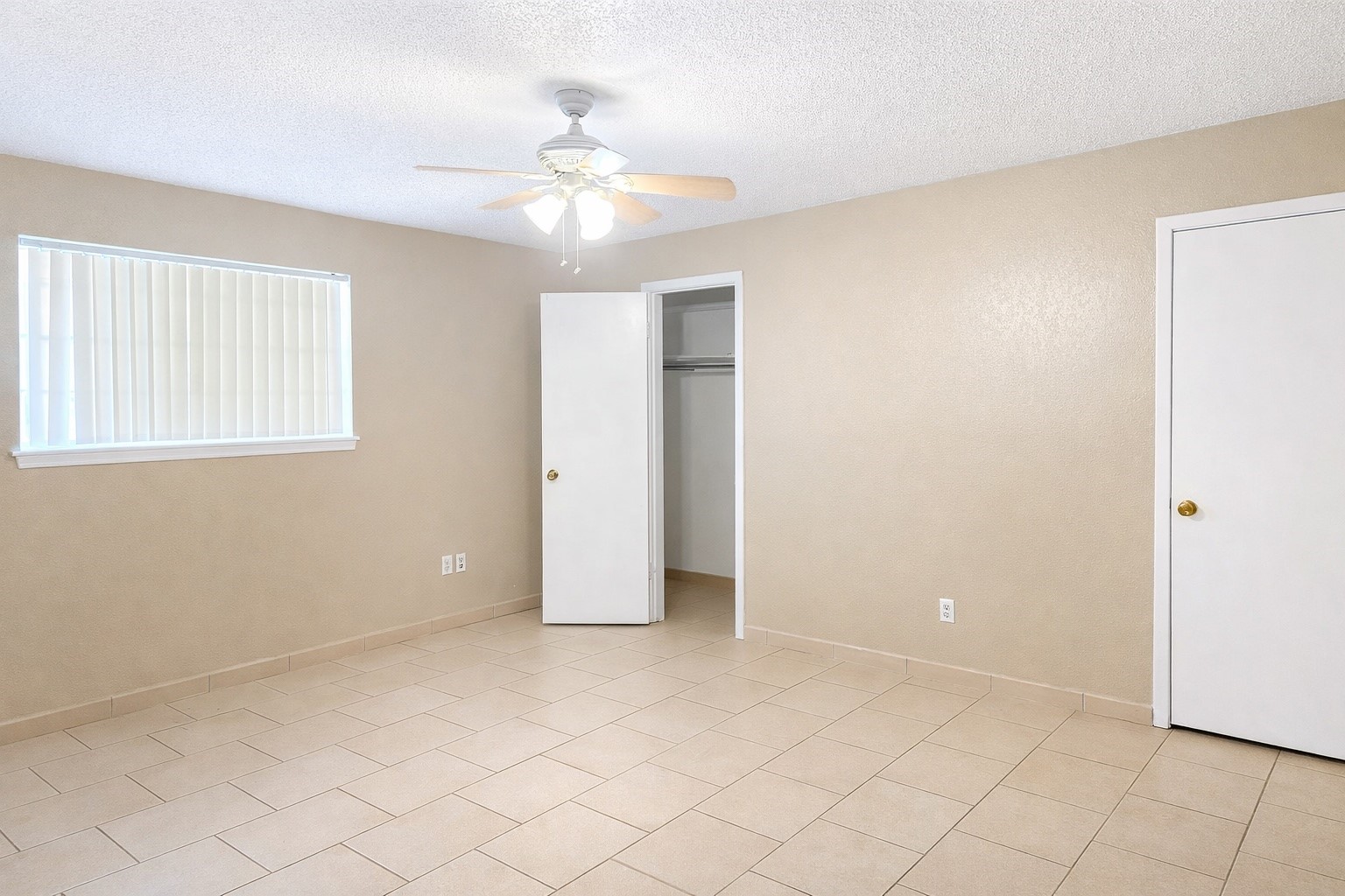 858-860 Vista Lane