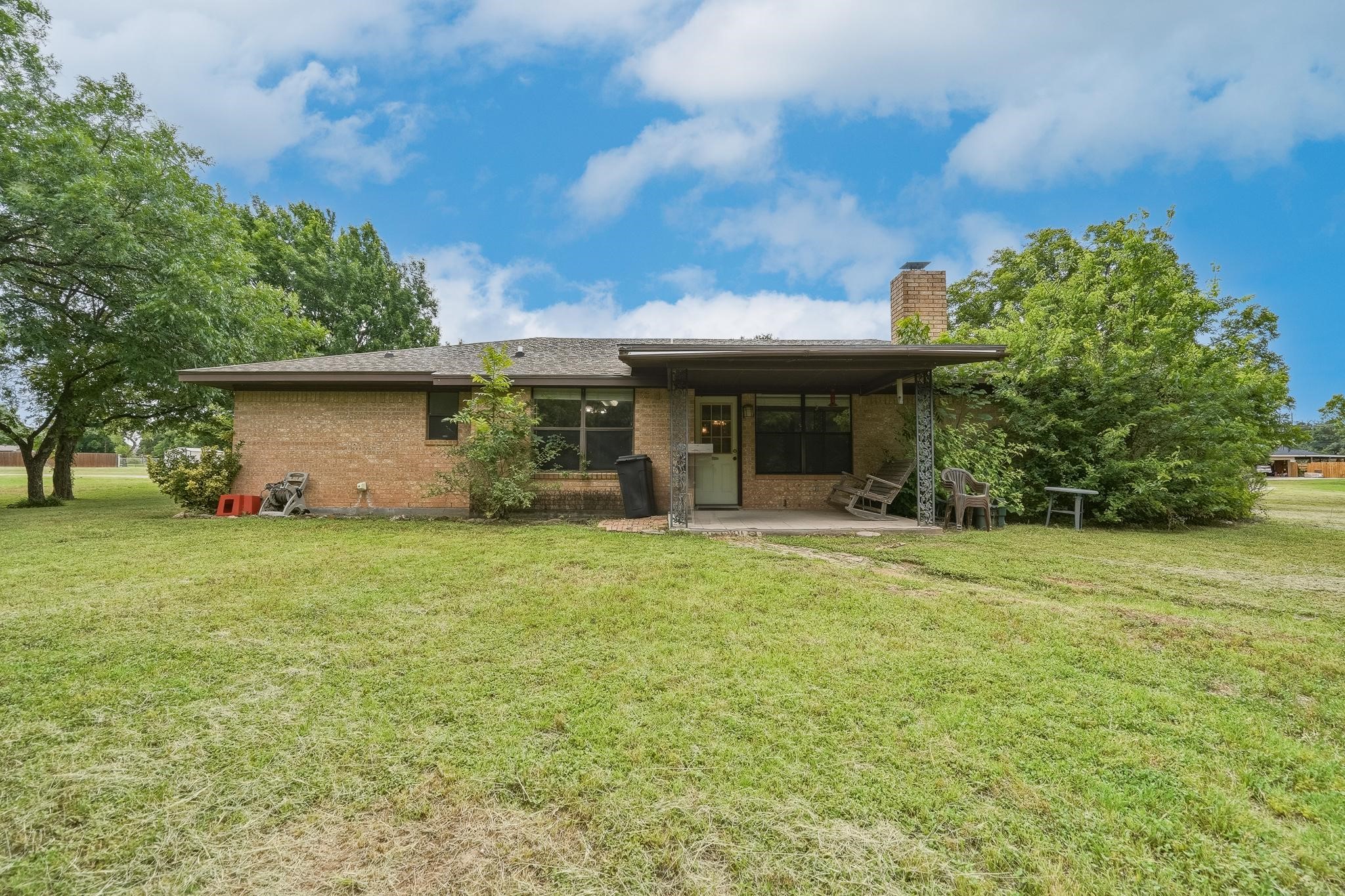 116 Greentree Cir