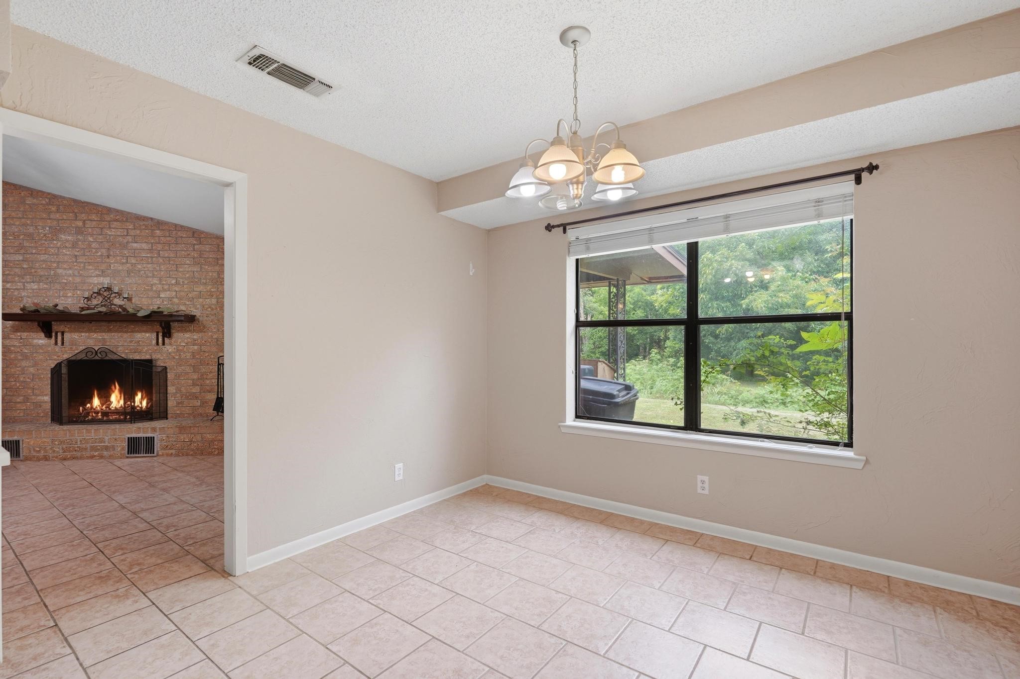 116 Greentree Cir