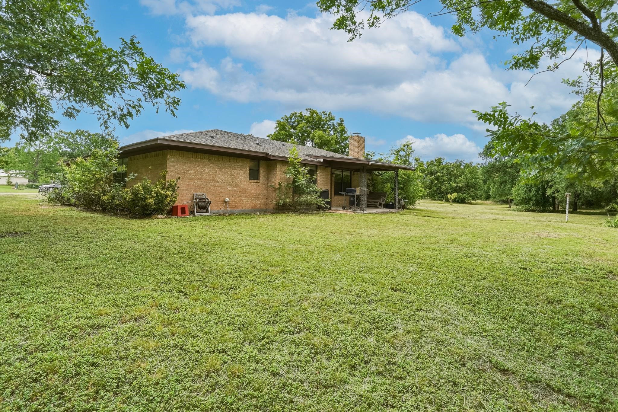 116 Greentree Cir