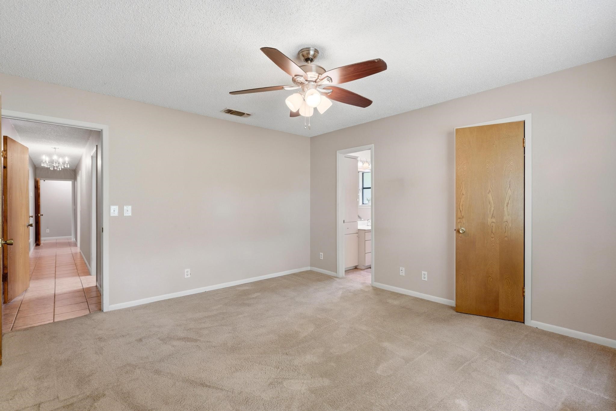 116 Greentree Cir