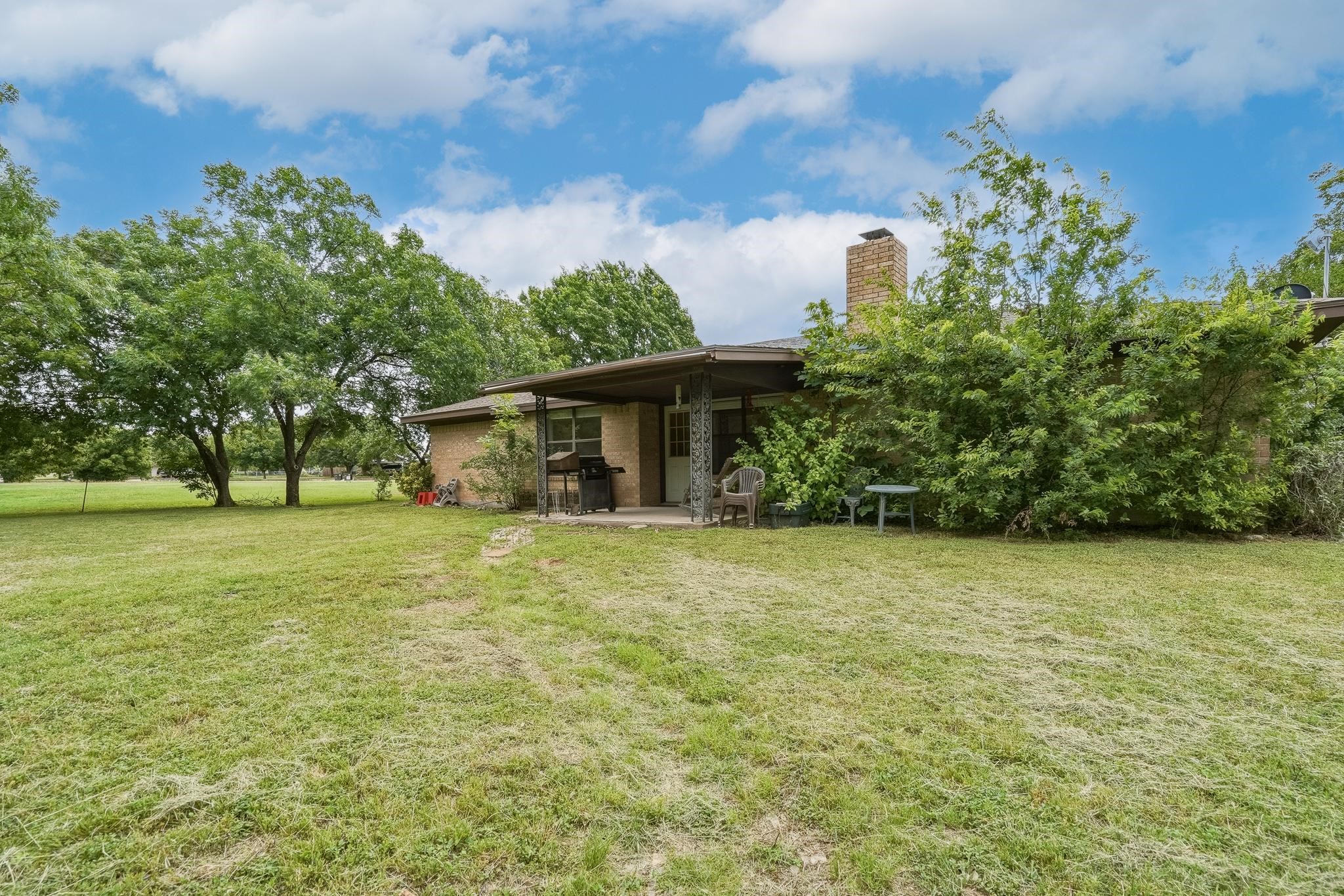 116 Greentree Cir