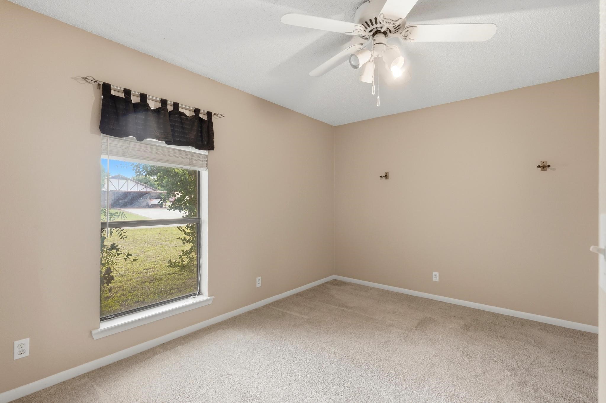 116 Greentree Cir
