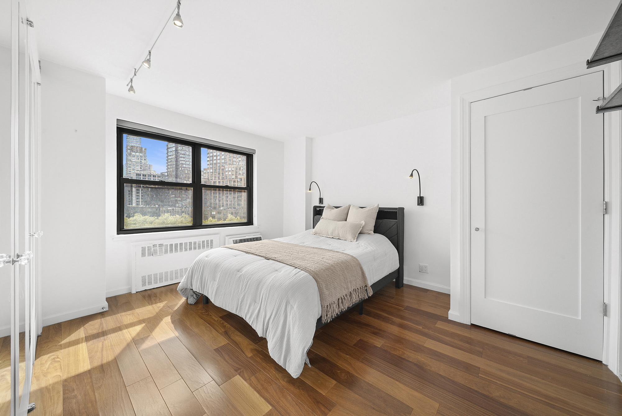 205 W End Avenue 8K