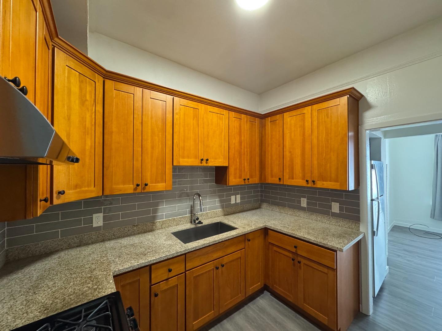 326 Cortland AVE