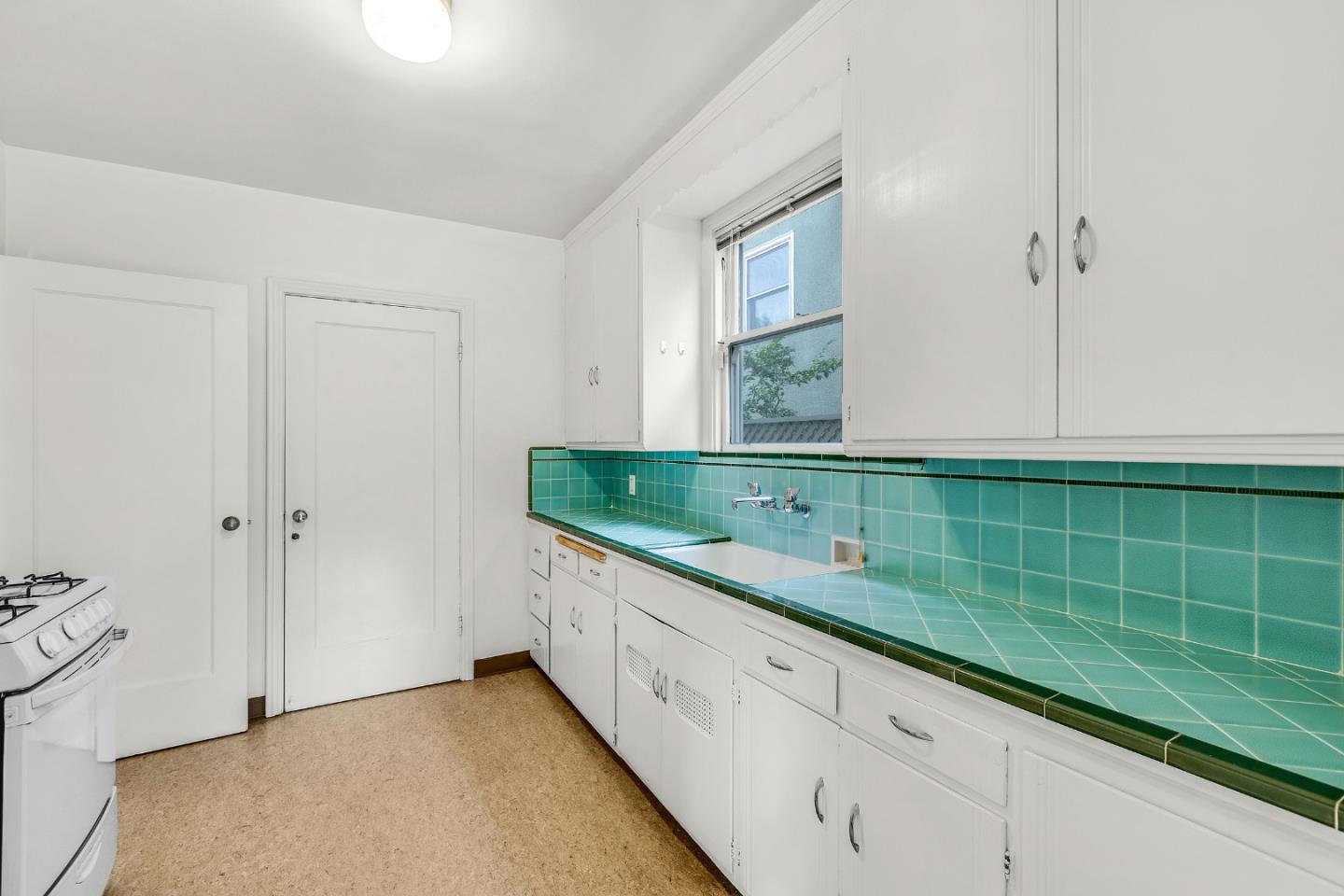476 42nd Street