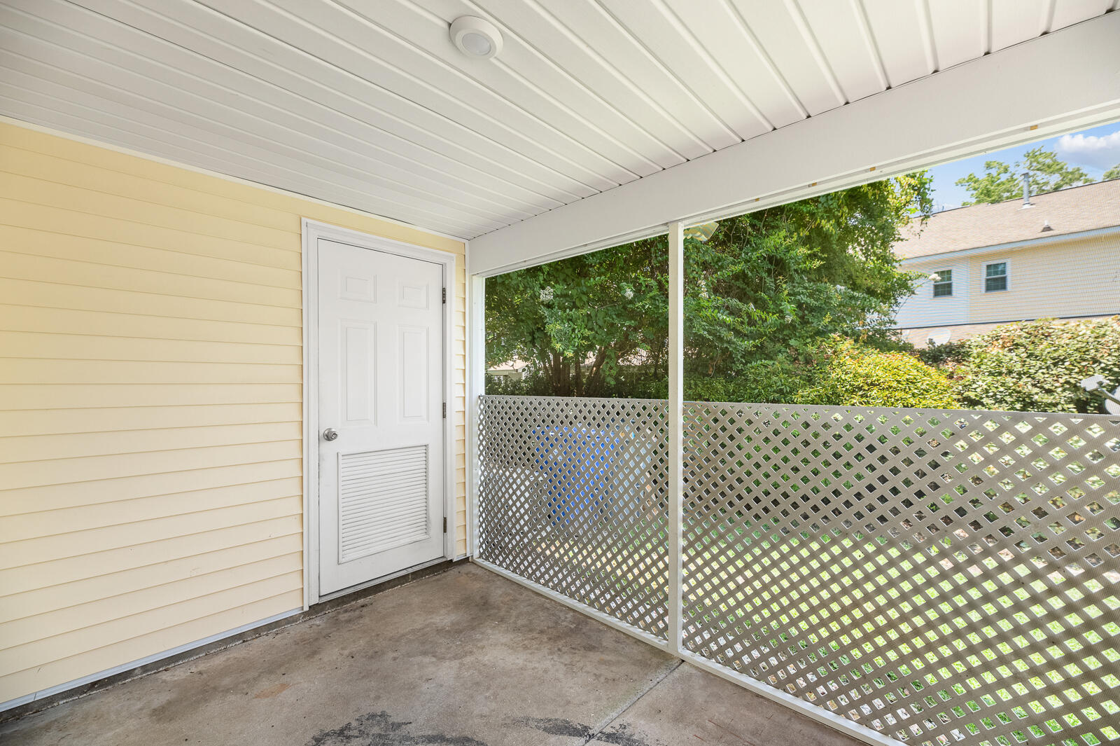 8009 Shadow Oak Drive