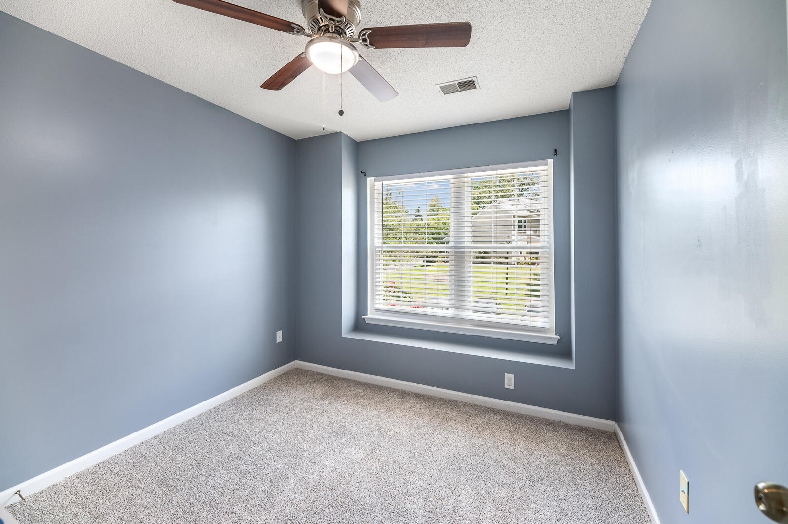 8009 Shadow Oak Drive