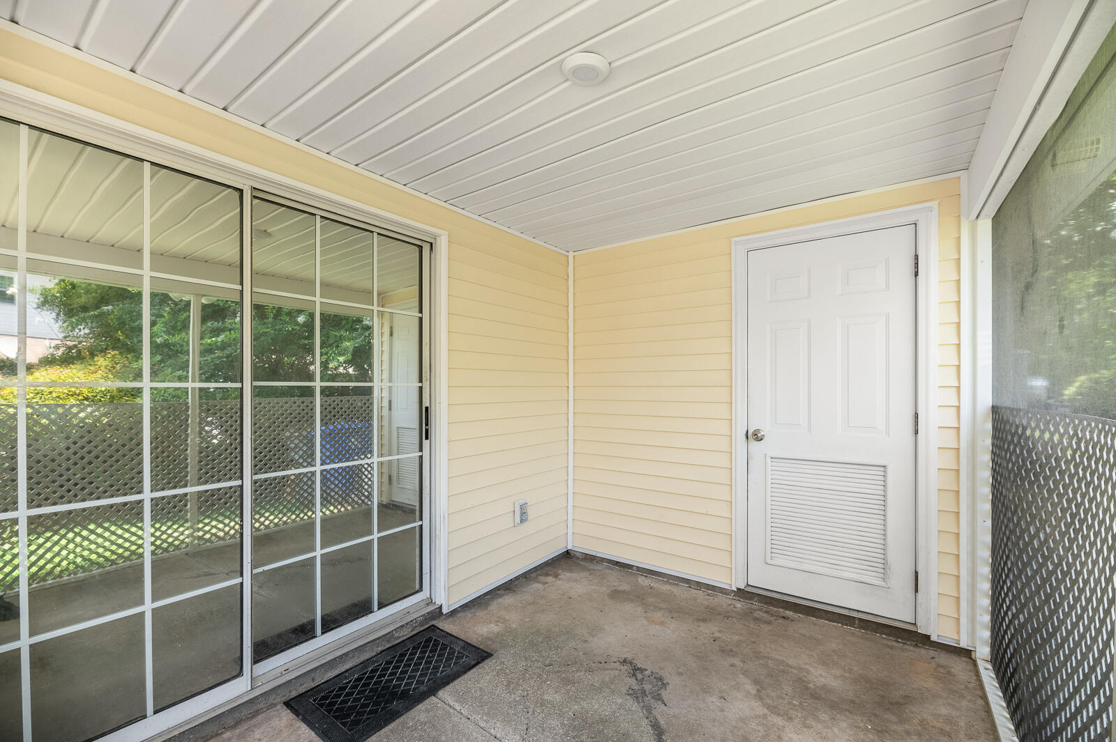 8009 Shadow Oak Drive