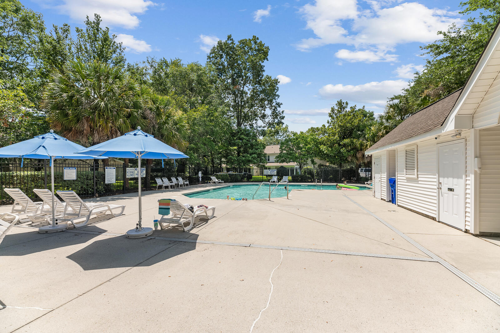 8009 Shadow Oak Drive