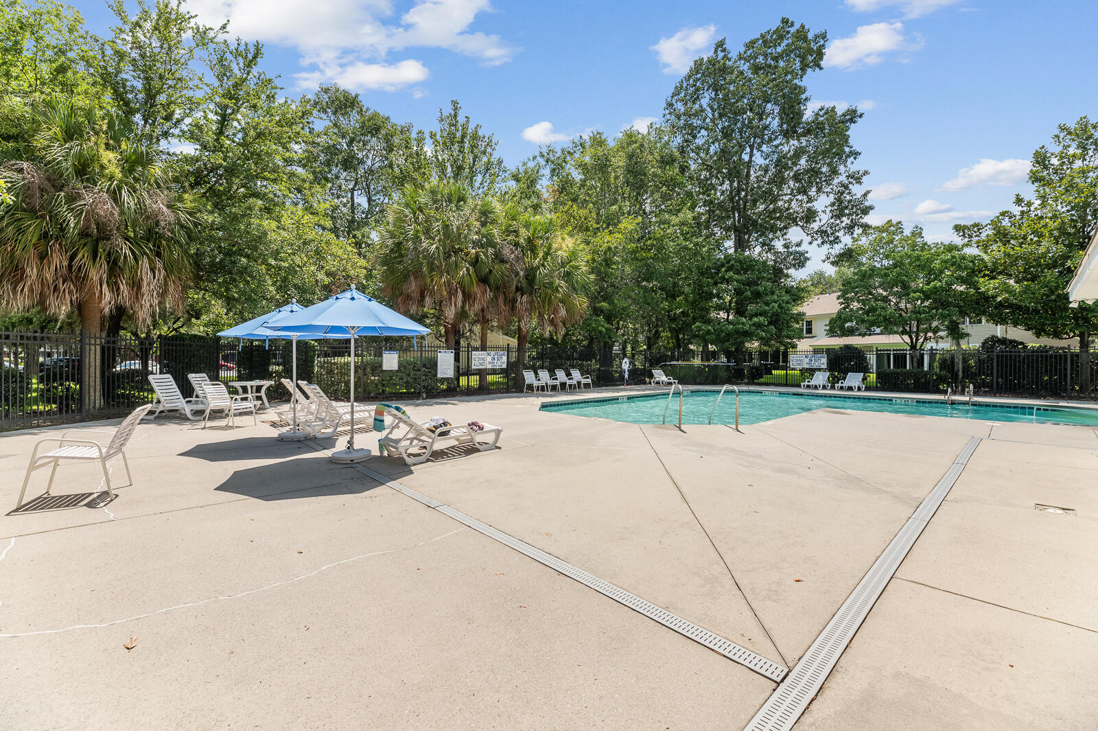 8009 Shadow Oak Drive