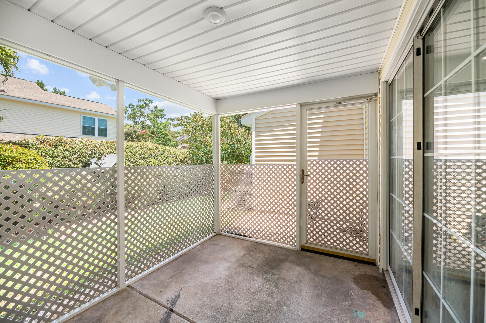 8009 Shadow Oak Drive