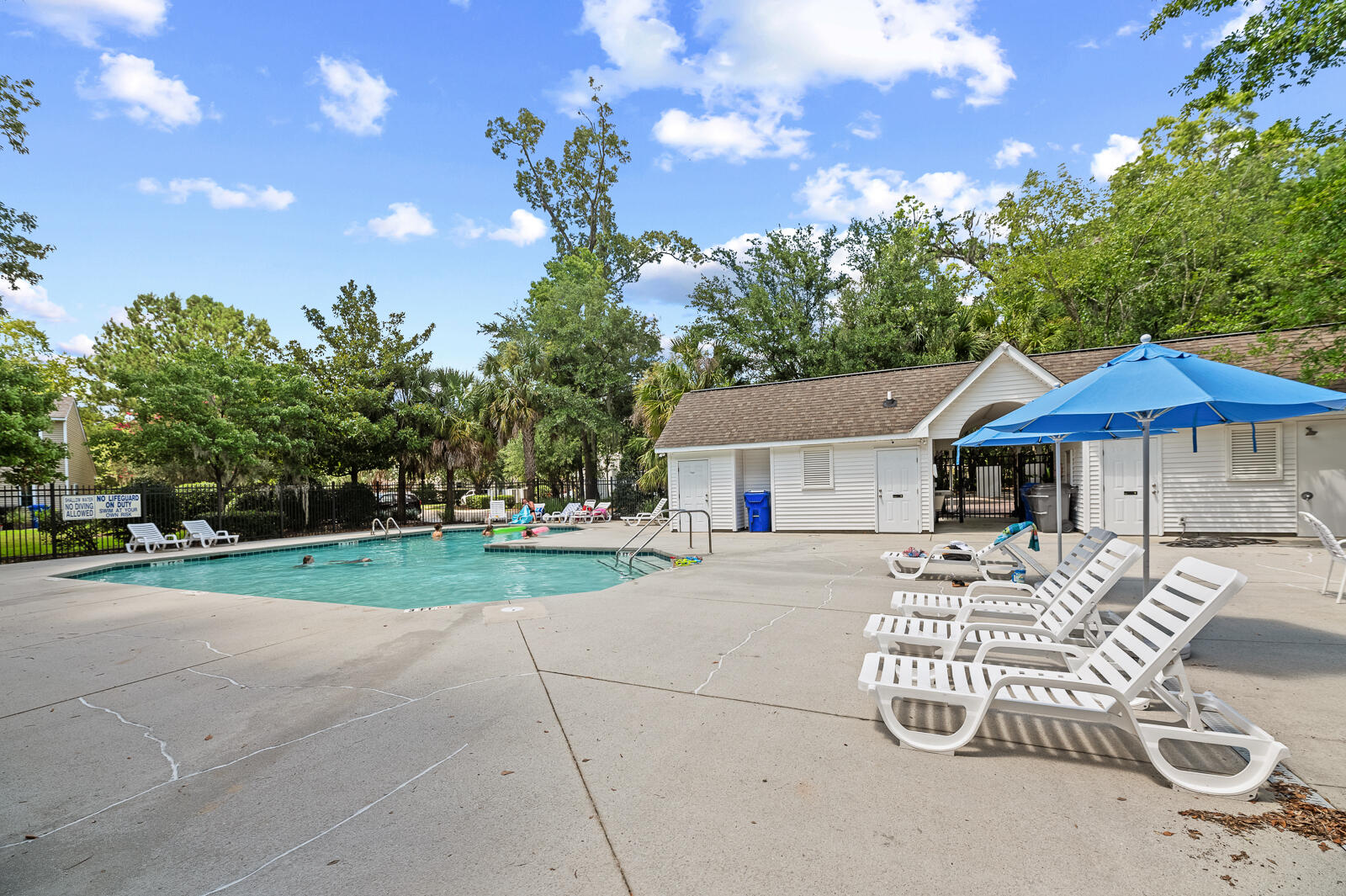 8009 Shadow Oak Drive