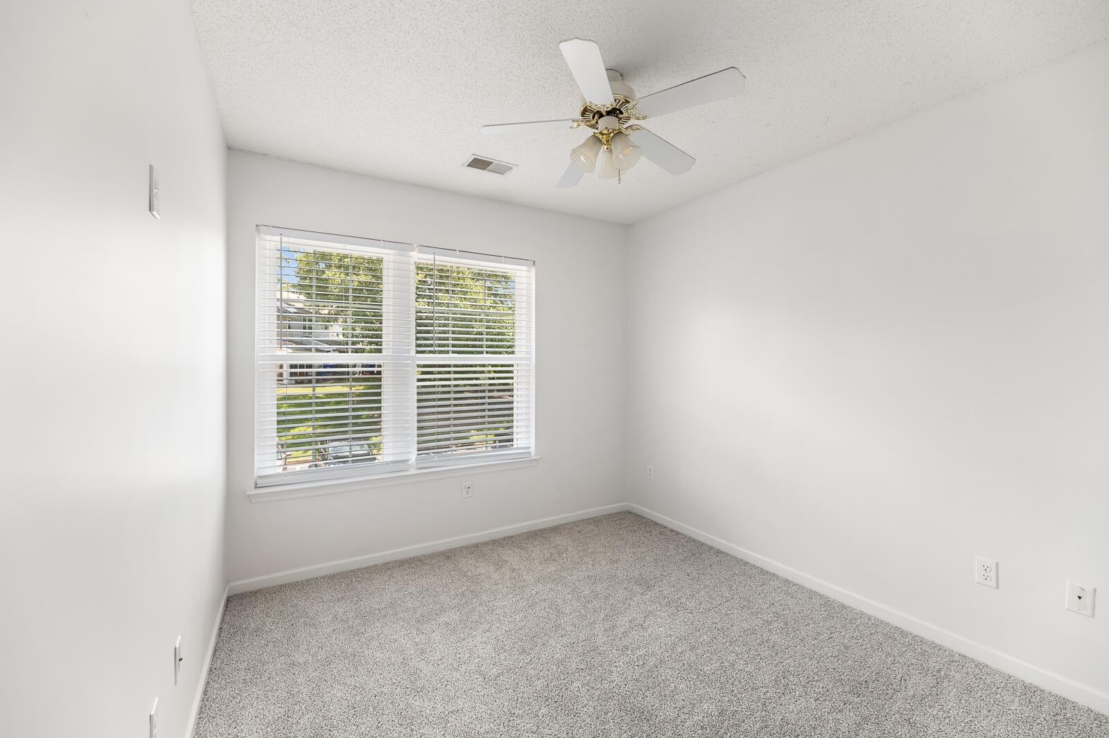 8009 Shadow Oak Drive