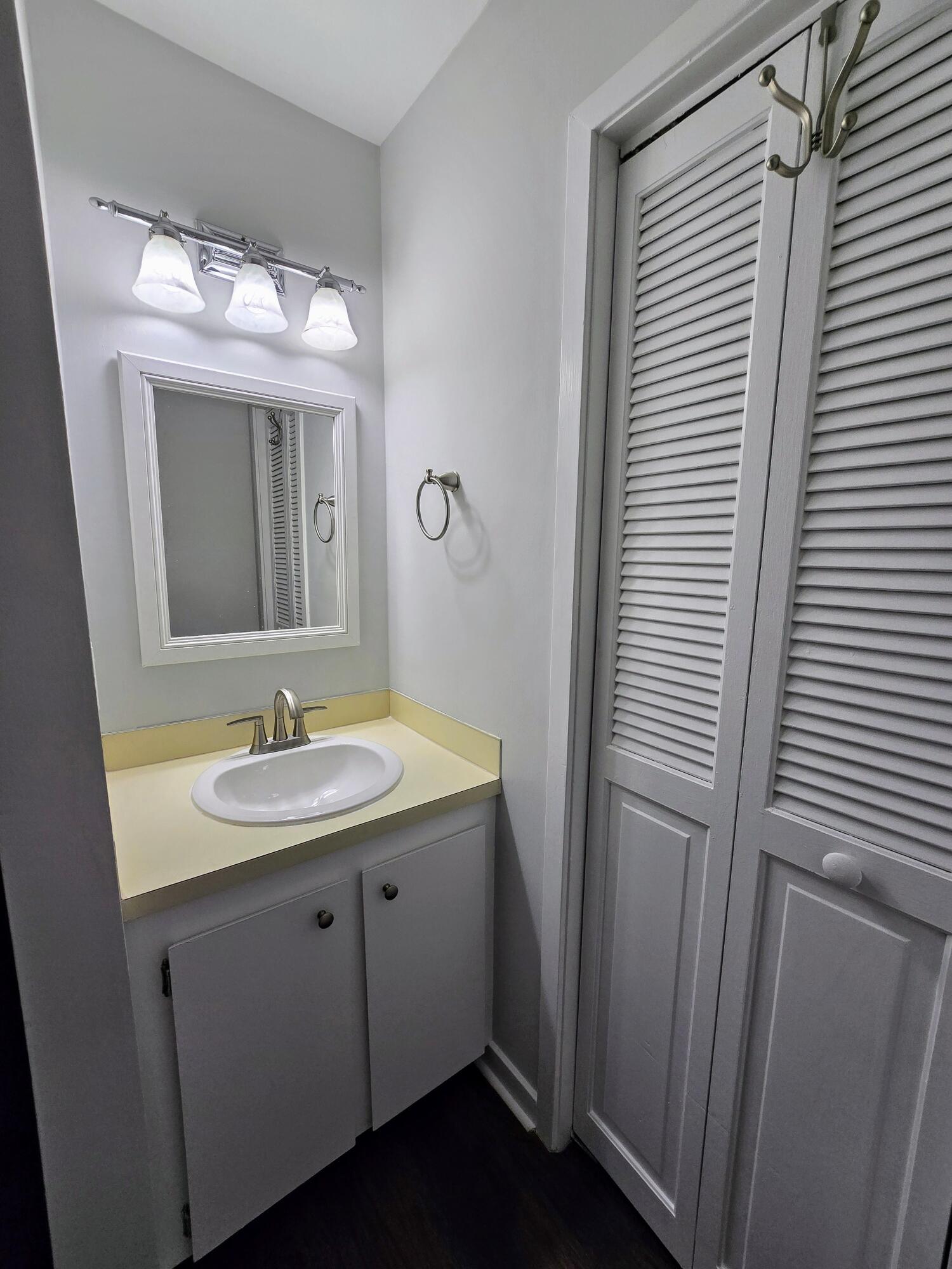 2741 Jobee Drive # 5