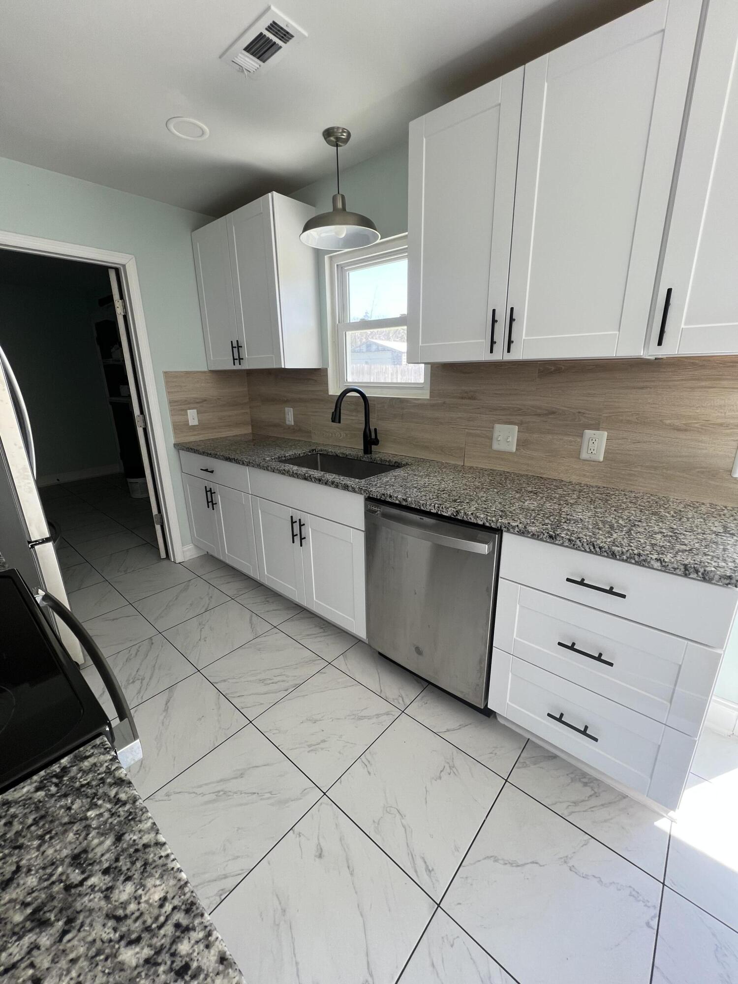 2925 Salamander Creek Lane