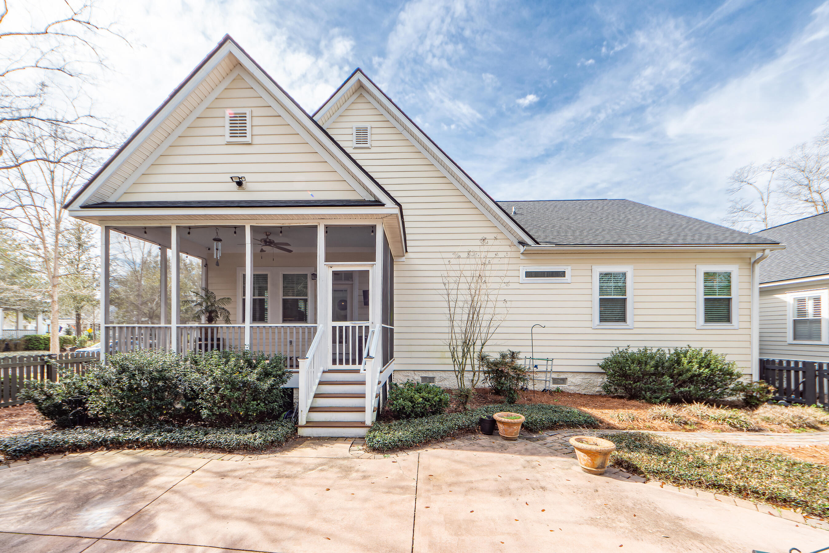 1123 Blakeway Street