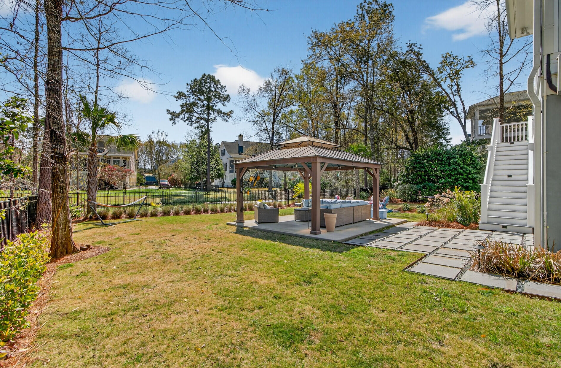 1748 W Canning Drive
