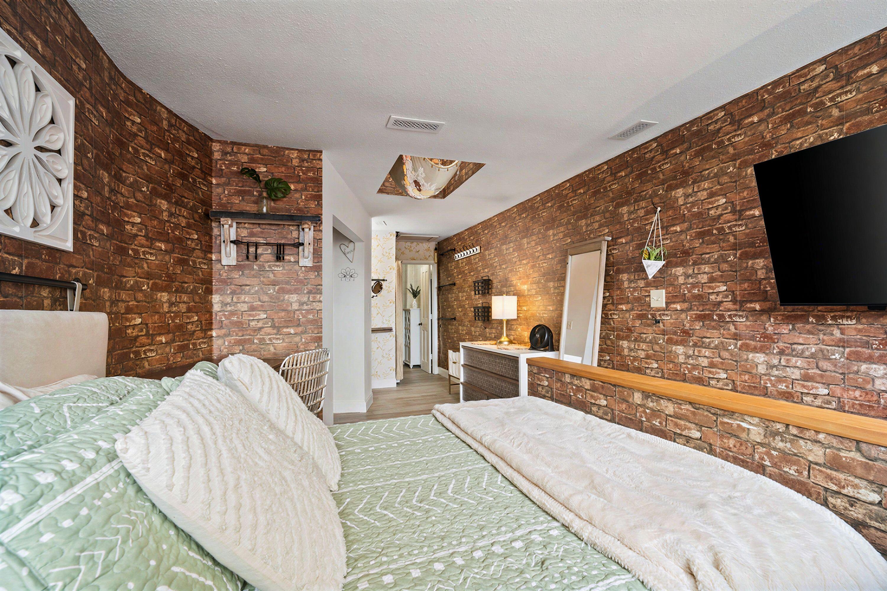 309 Meeting Unit 19