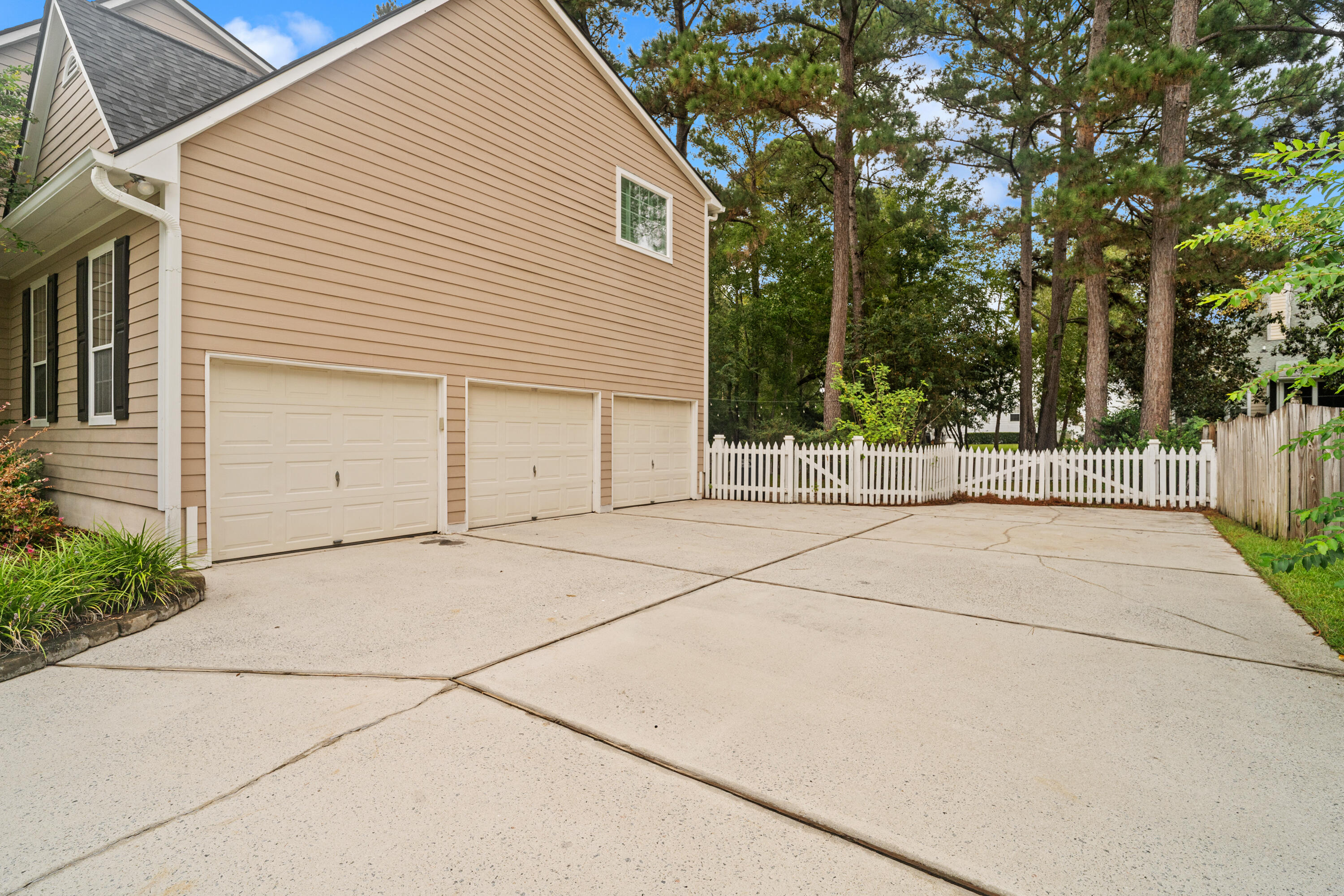 1003 Crooked Oak Road