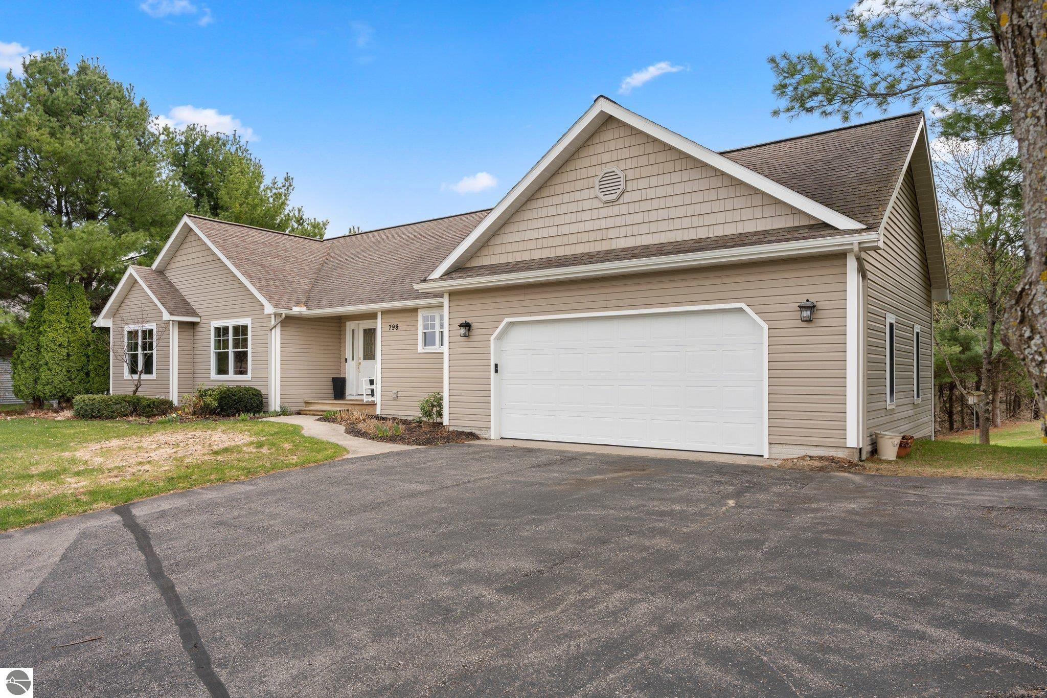 798 Shamrock Lane
