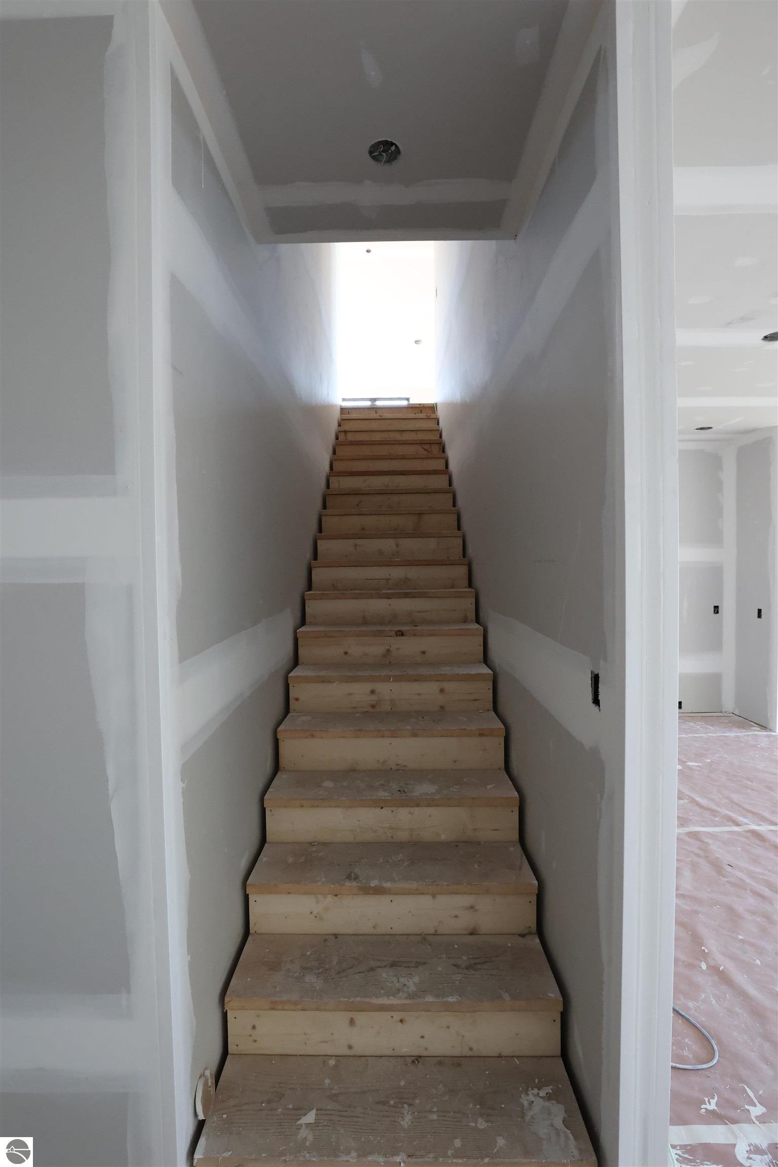 4195 Eagles View