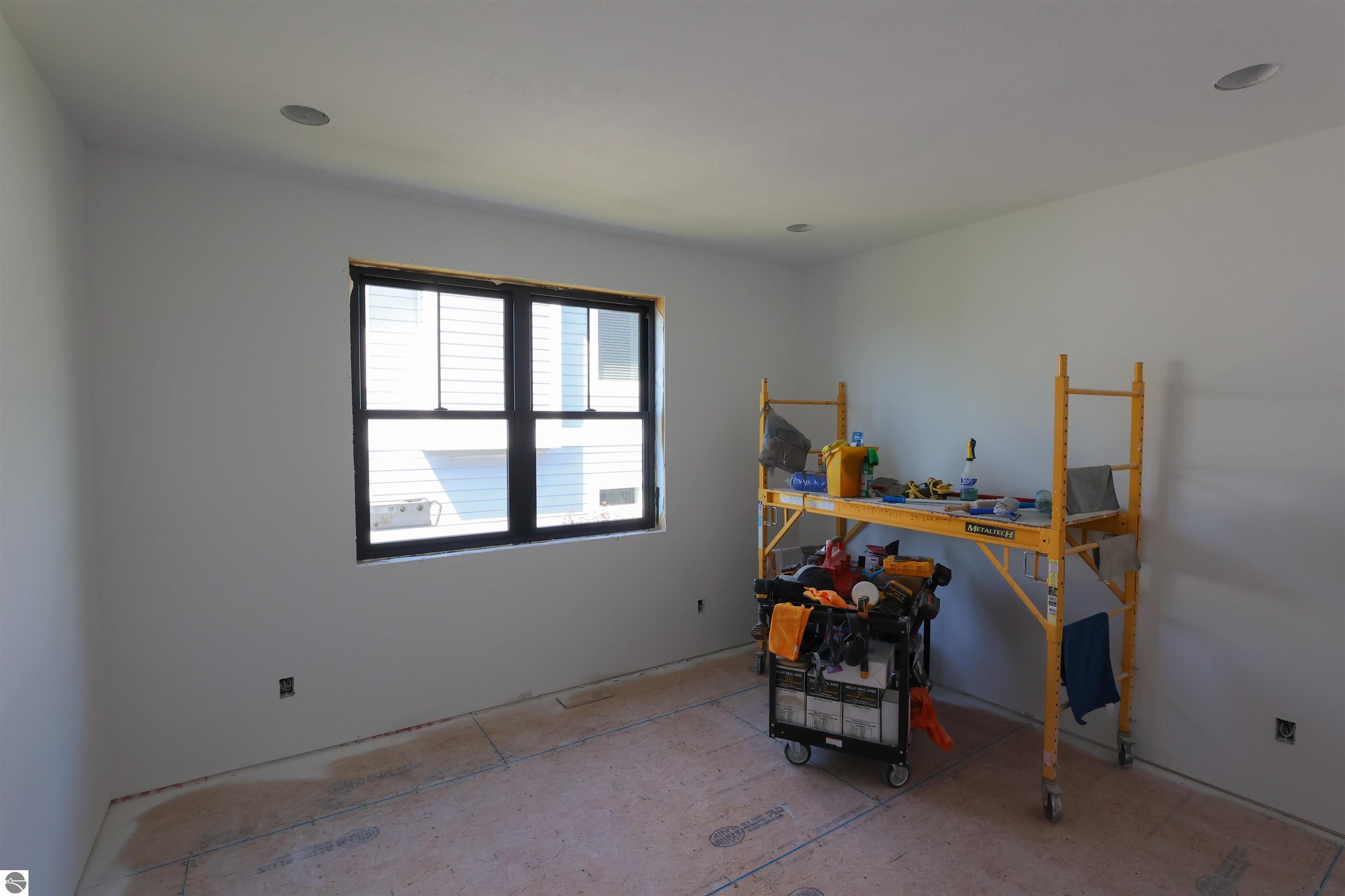 4195 Eagles View