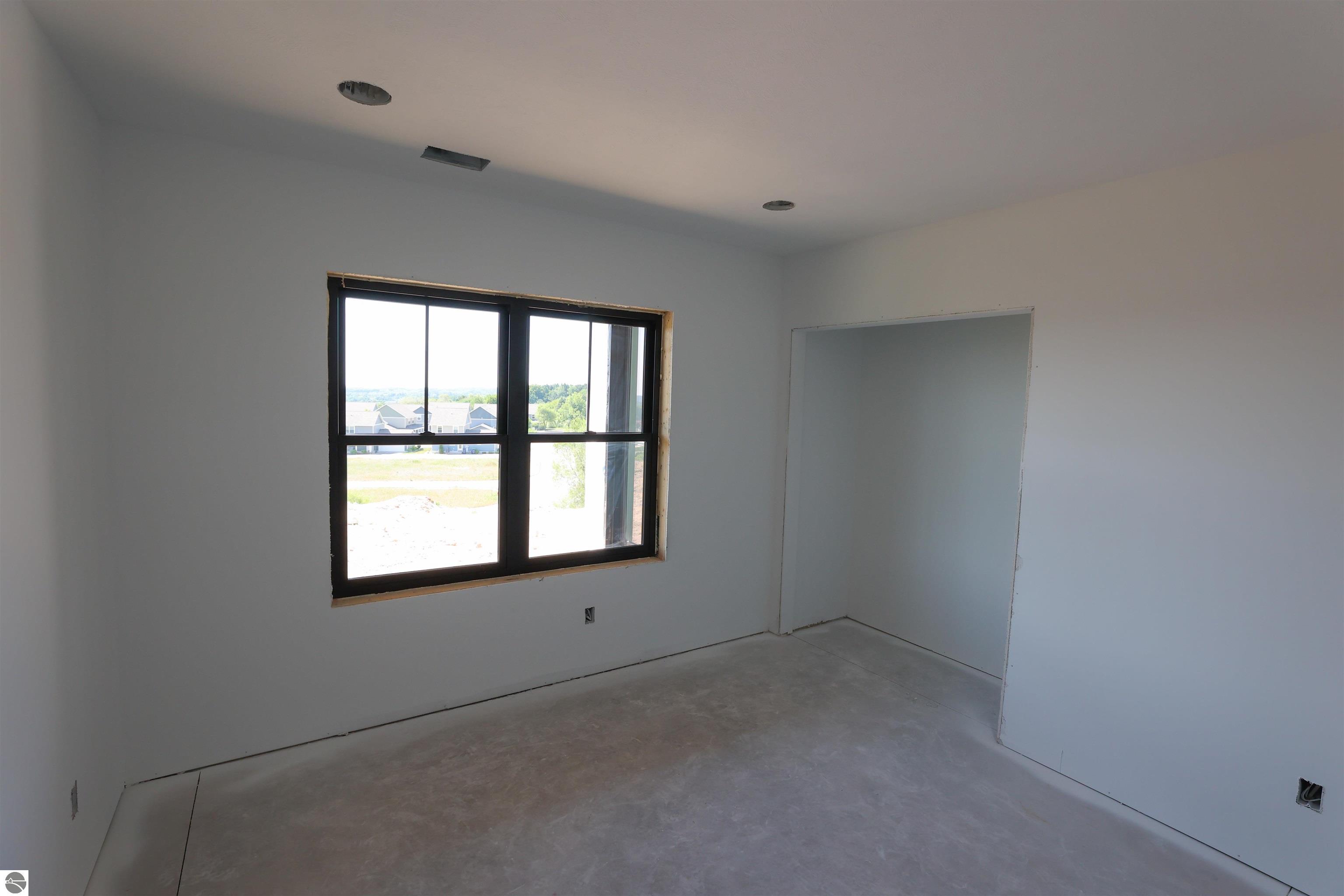 4195 Eagles View