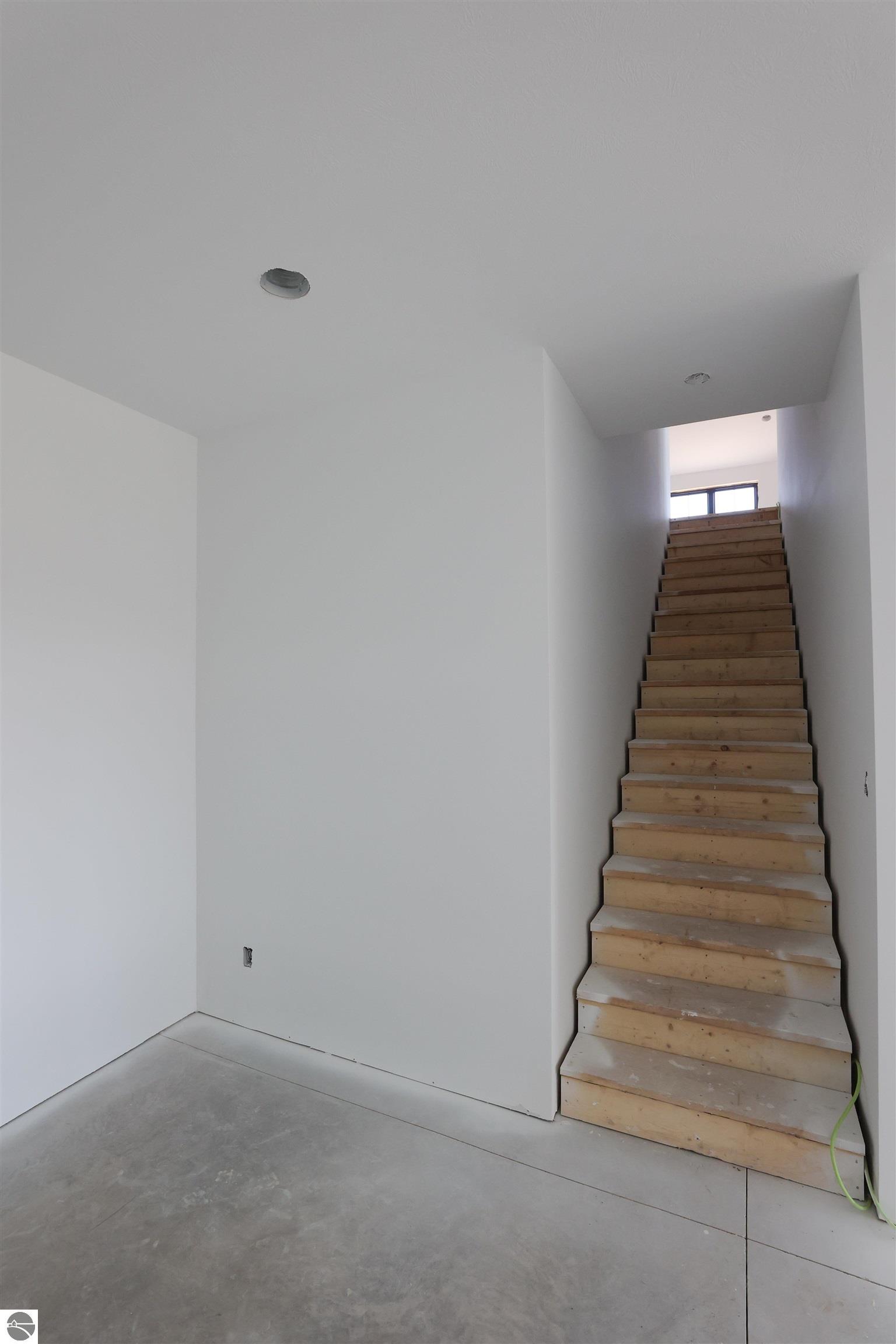 4195 Eagles View