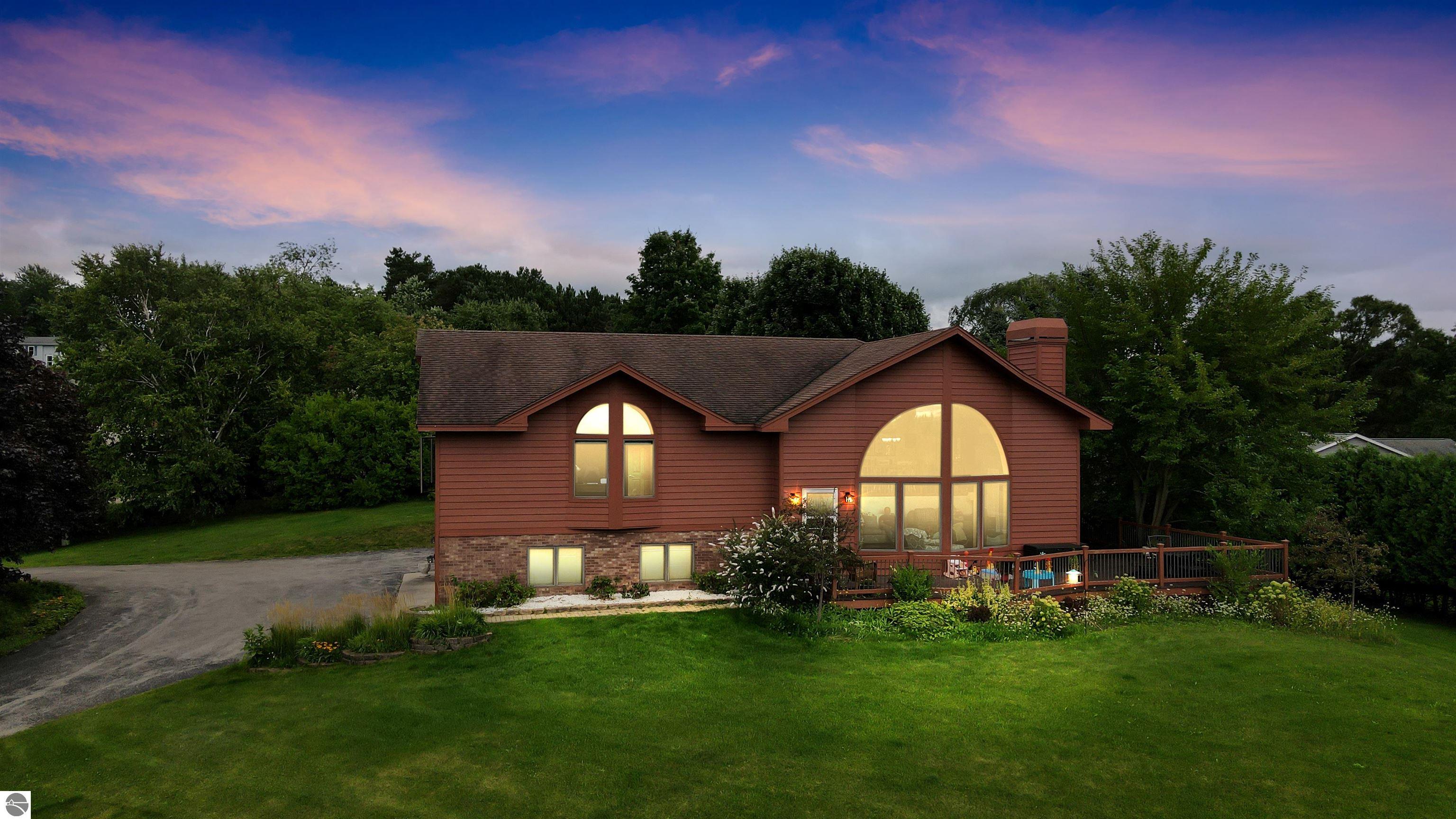 1182 Cerro Drive