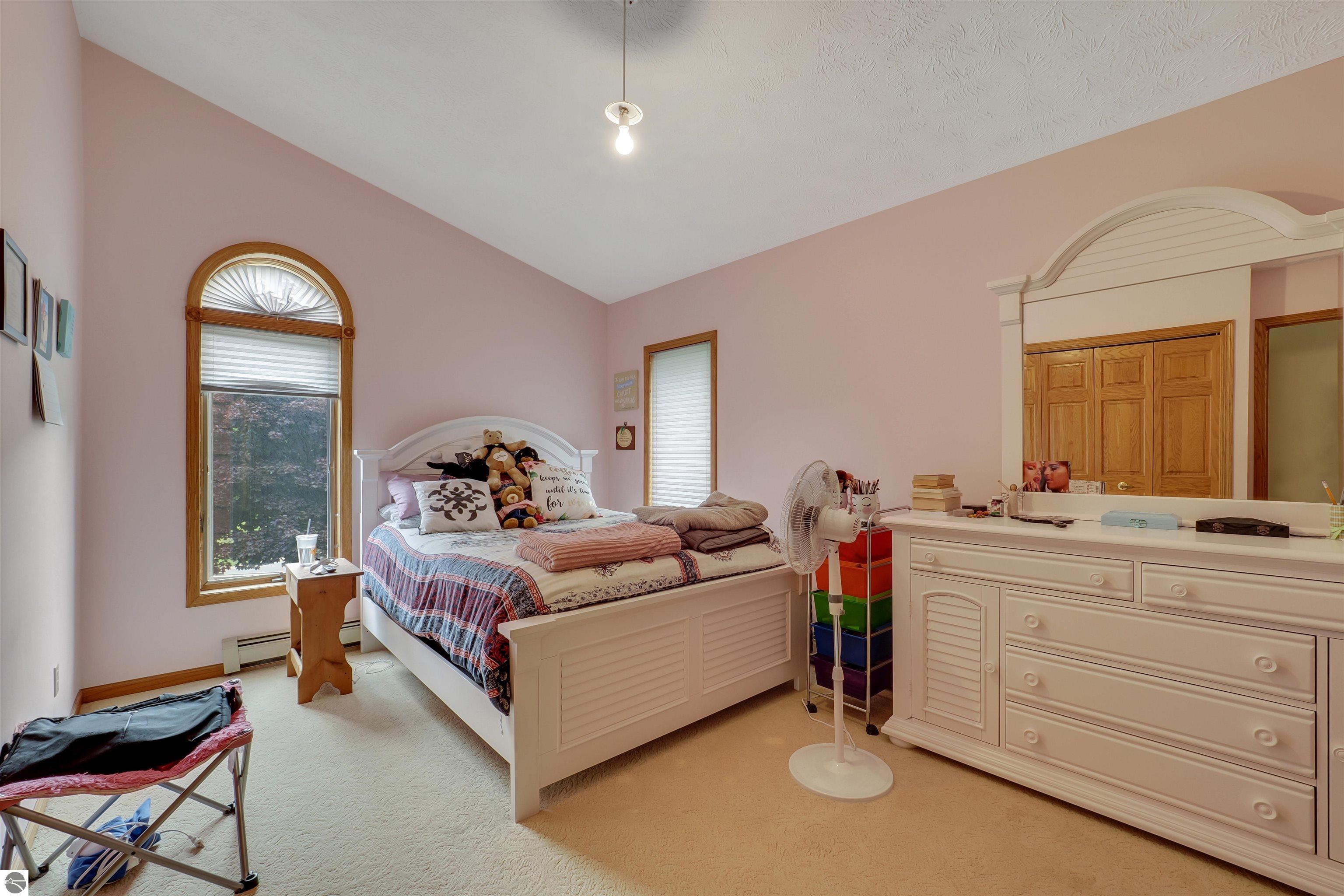 1182 Cerro Drive
