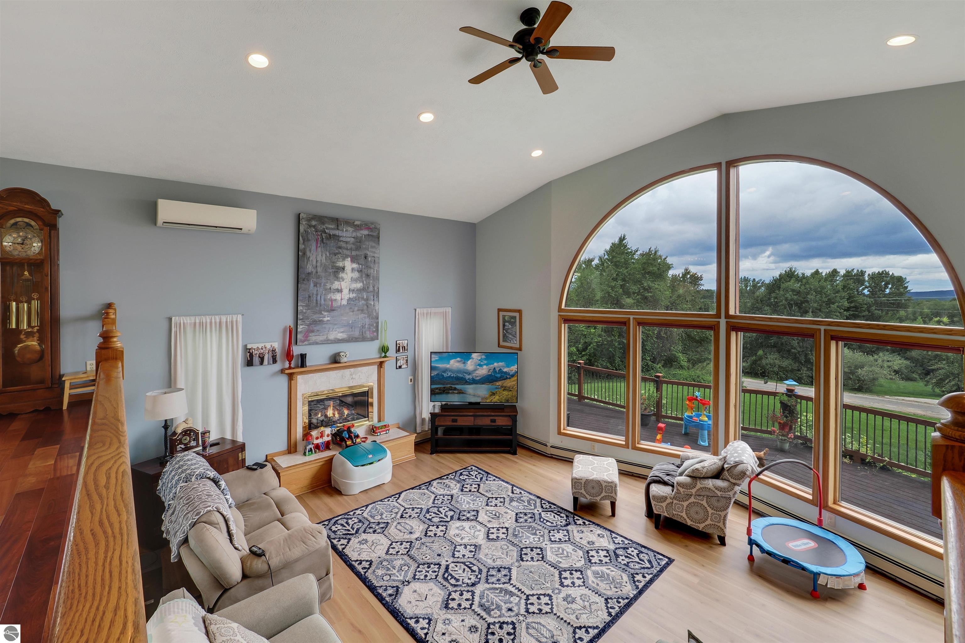 1182 Cerro Drive