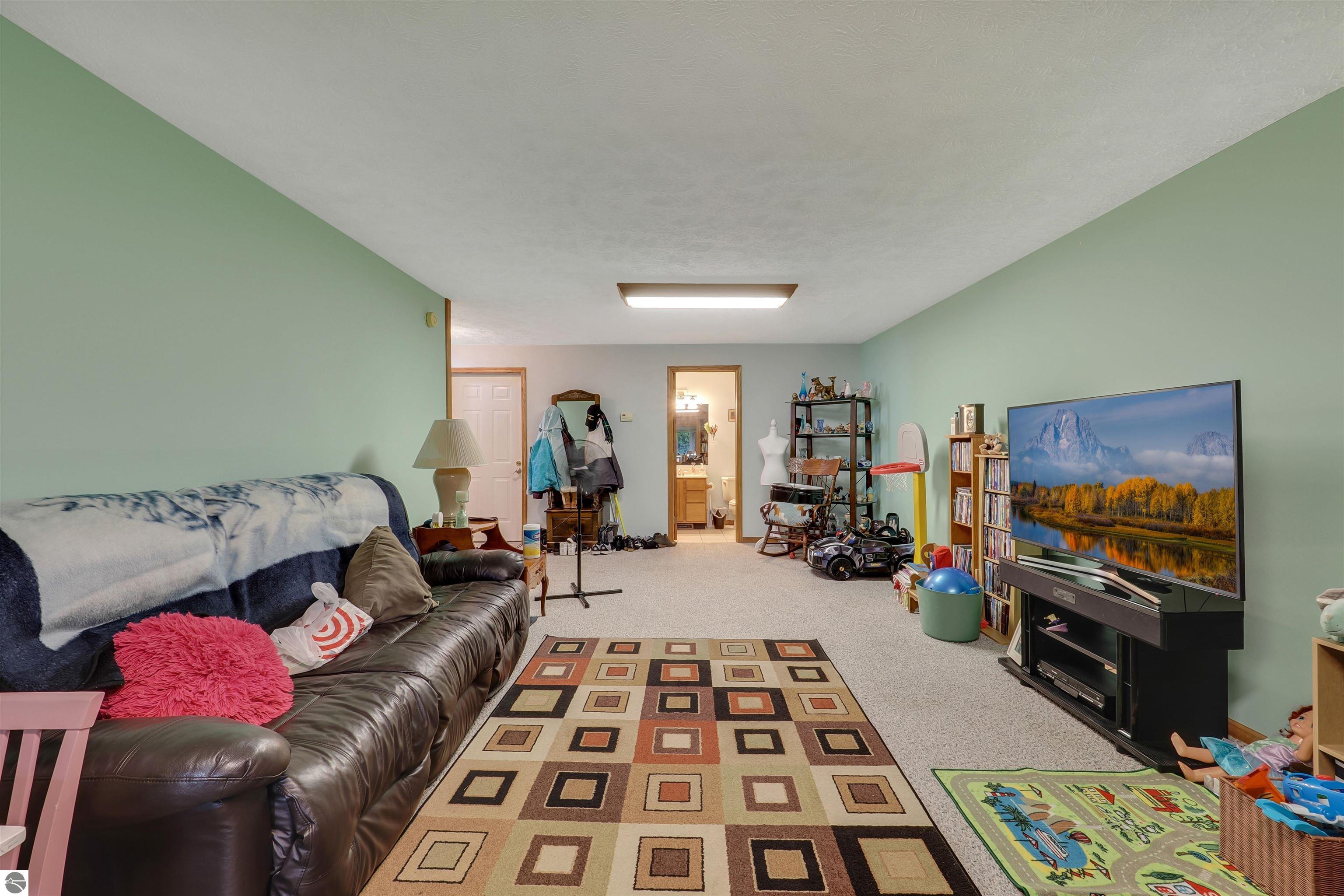 1182 Cerro Drive