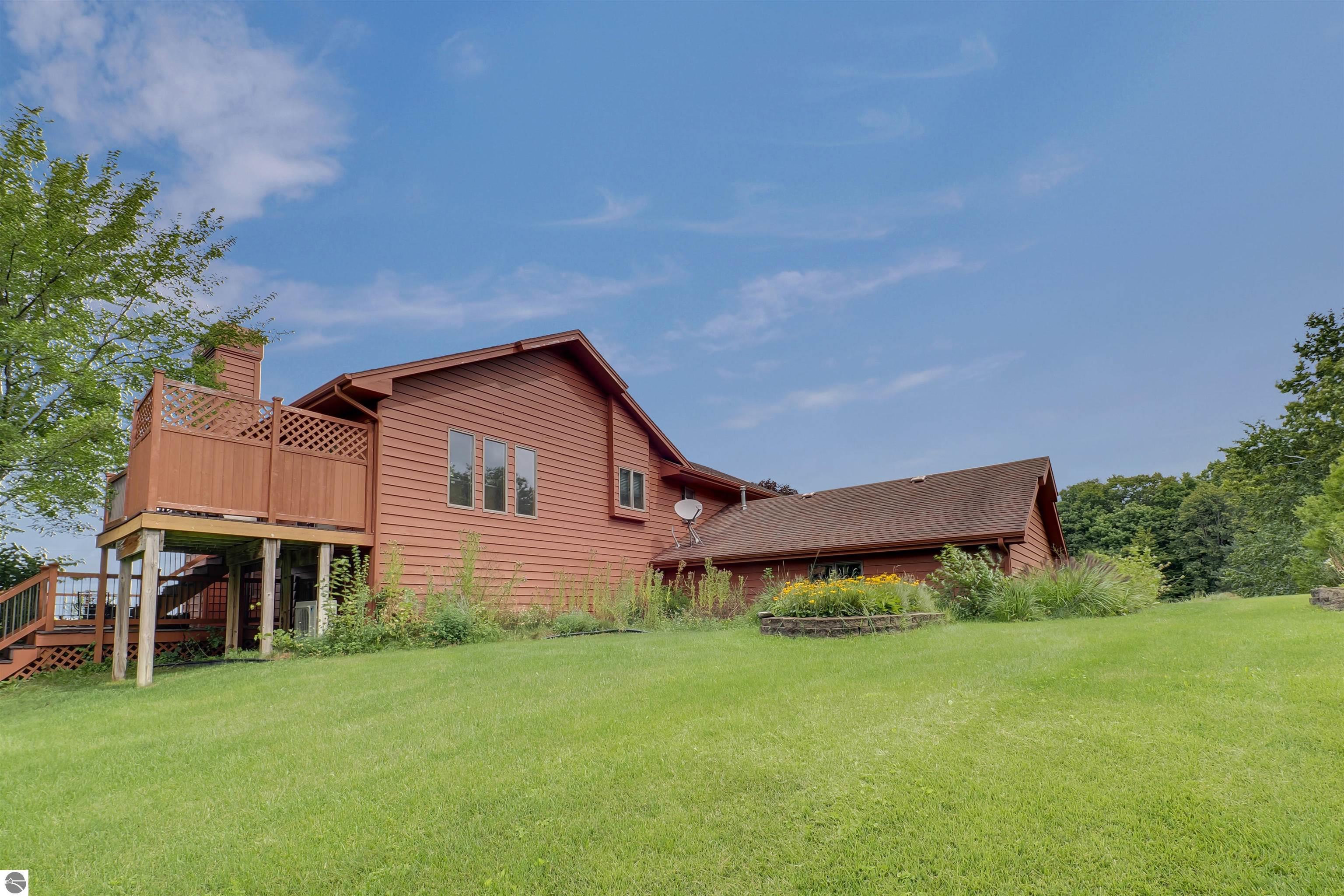 1182 Cerro Drive