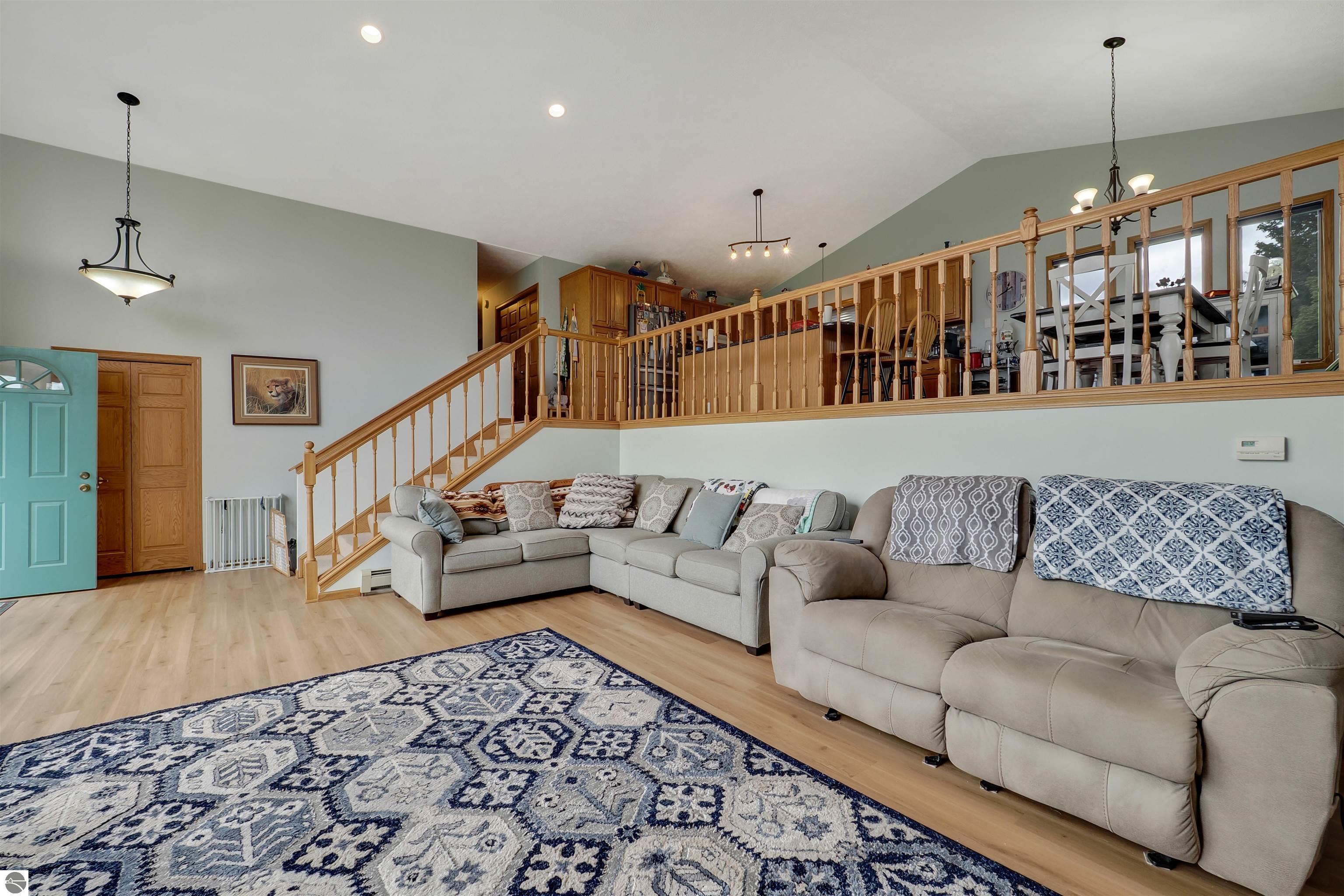 1182 Cerro Drive