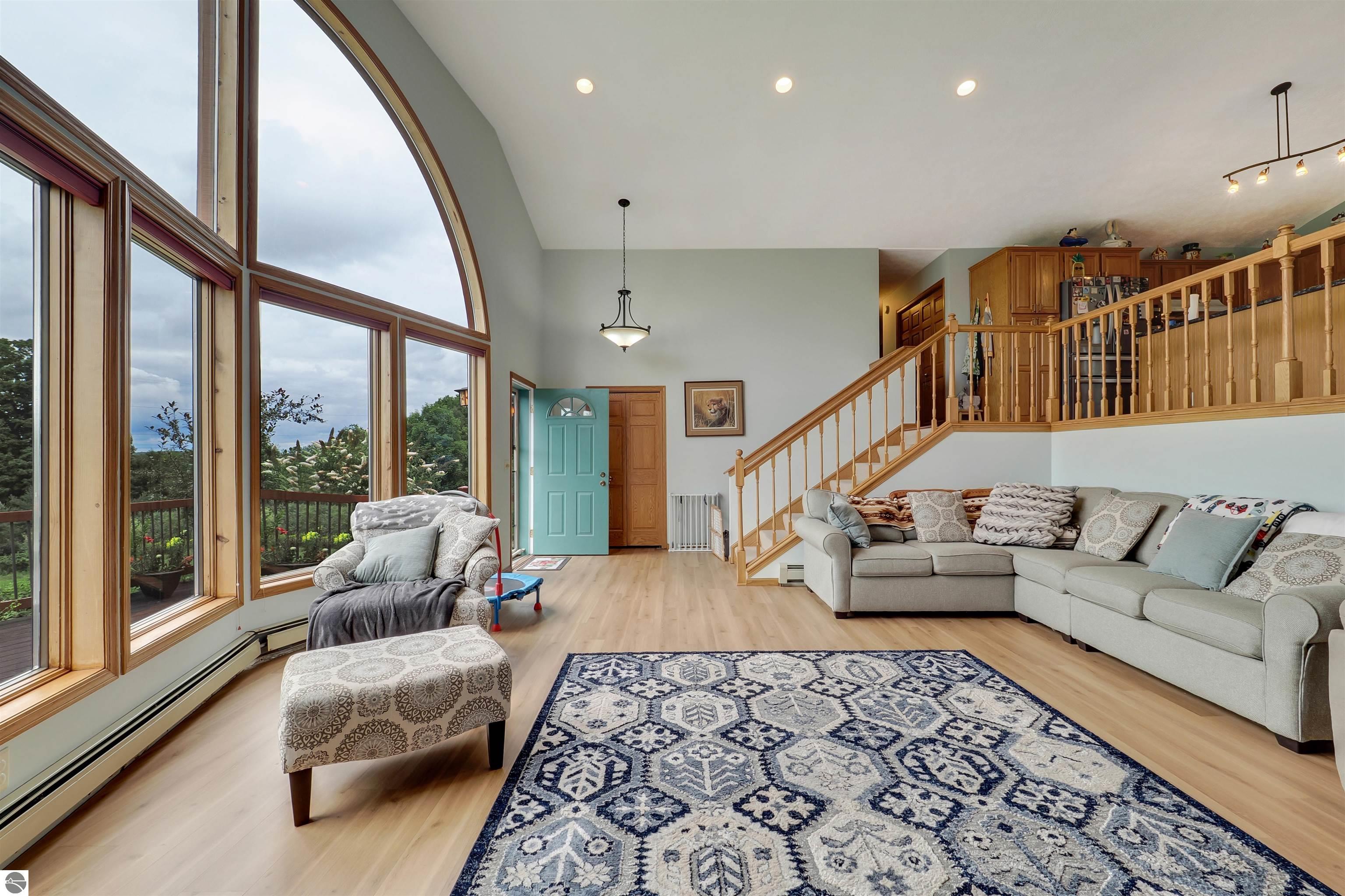 1182 Cerro Drive