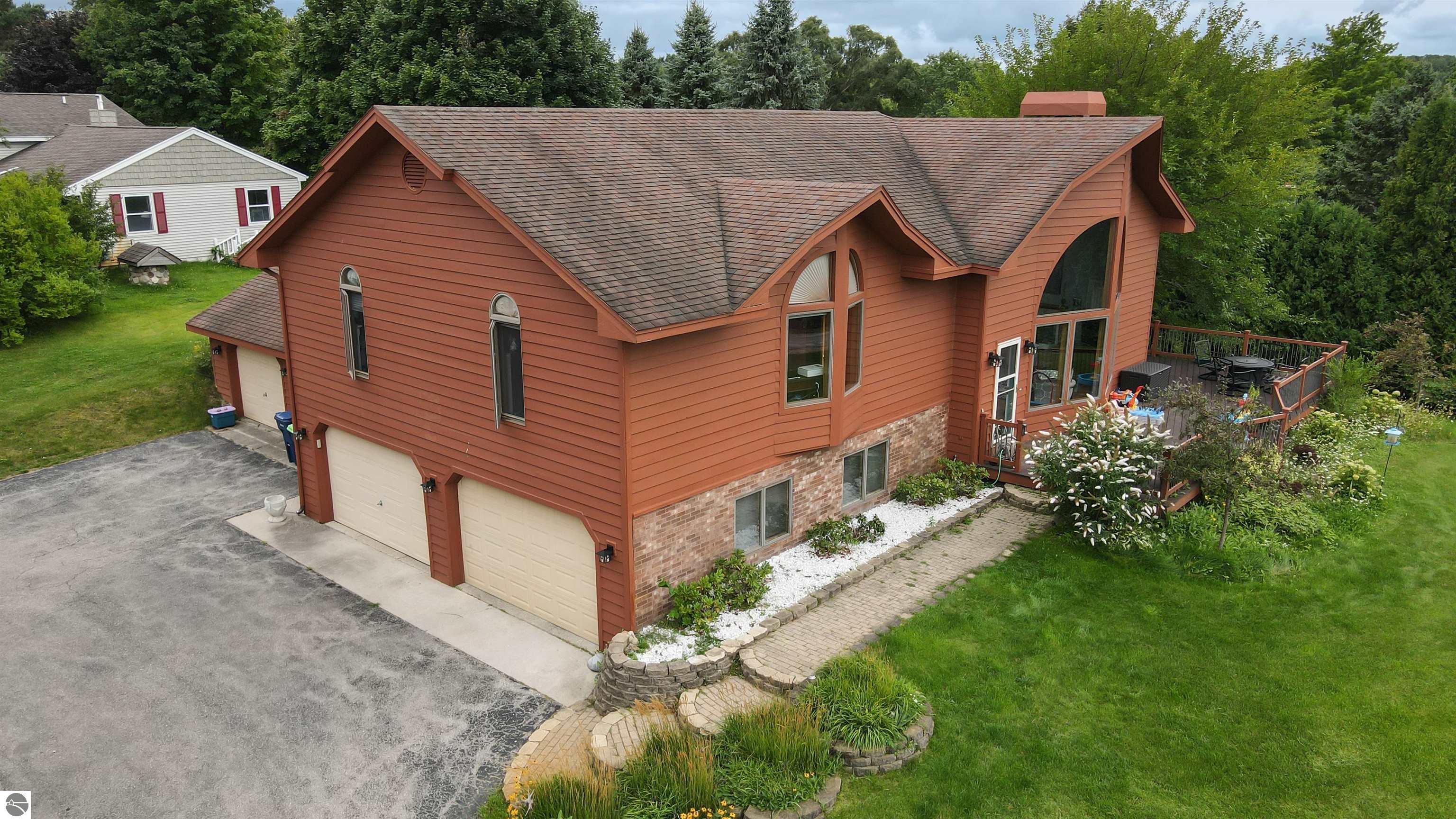 1182 Cerro Drive