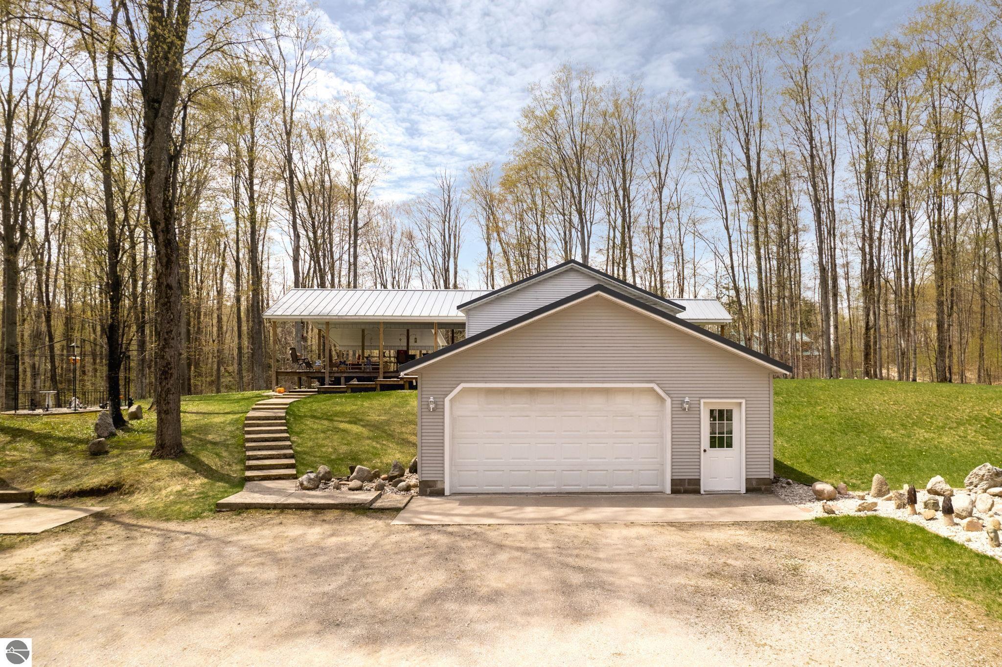 5612 (5 acres) Twin Lake Road, NE