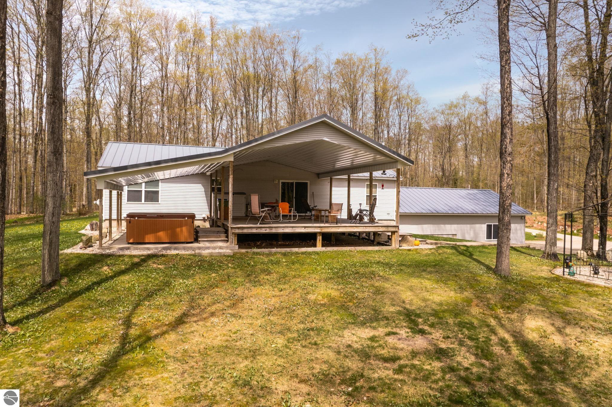 5612 (5 acres) Twin Lake Road, NE