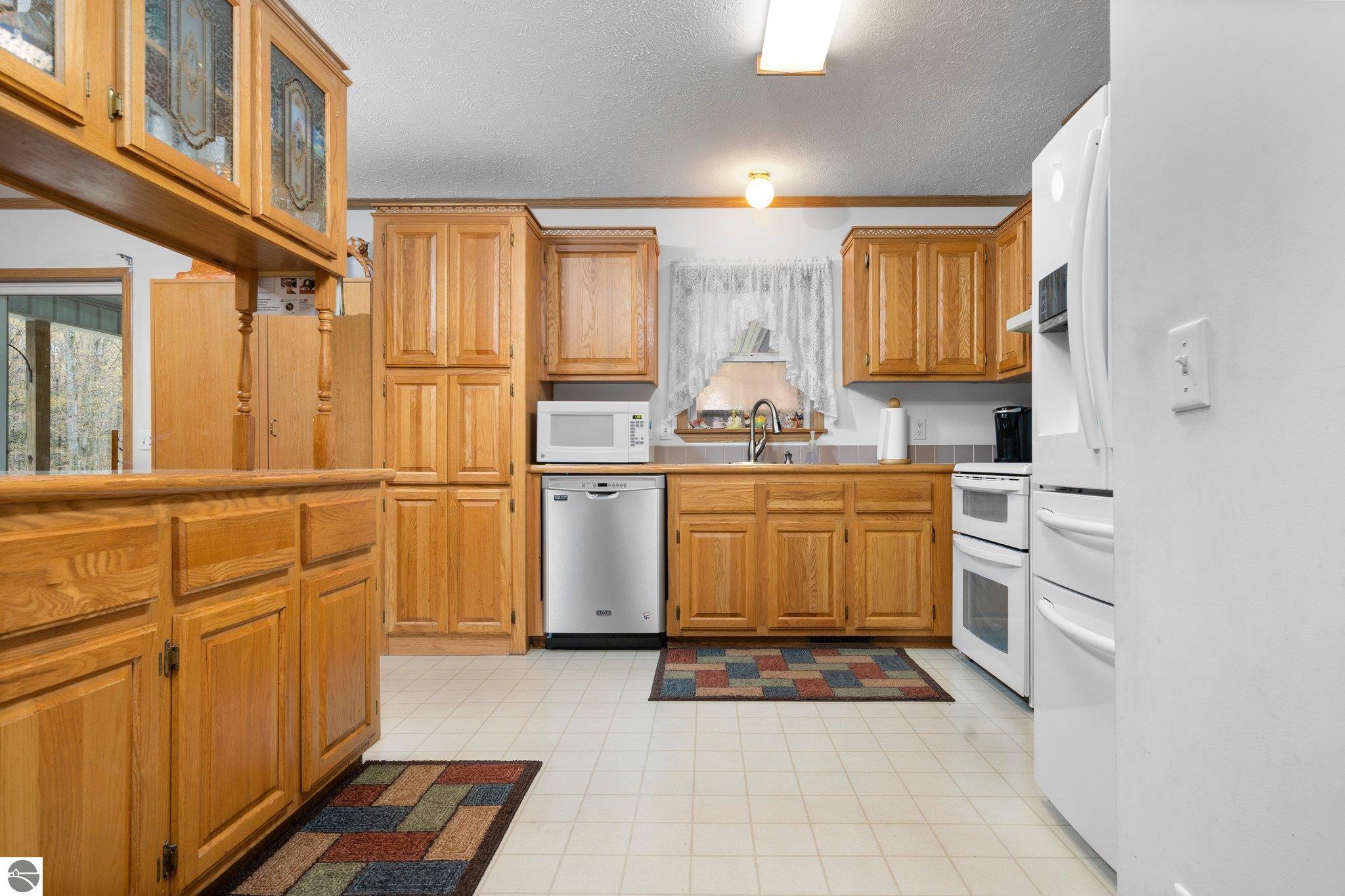 5612 (5 acres) Twin Lake Road, NE