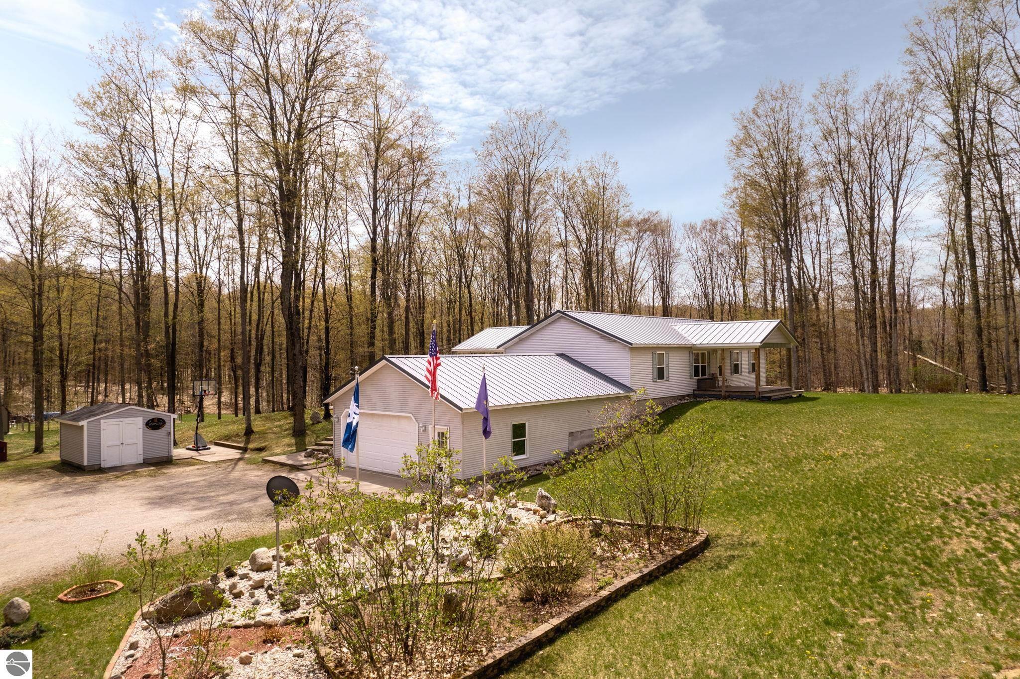 5612 (5 acres) Twin Lake Road, NE