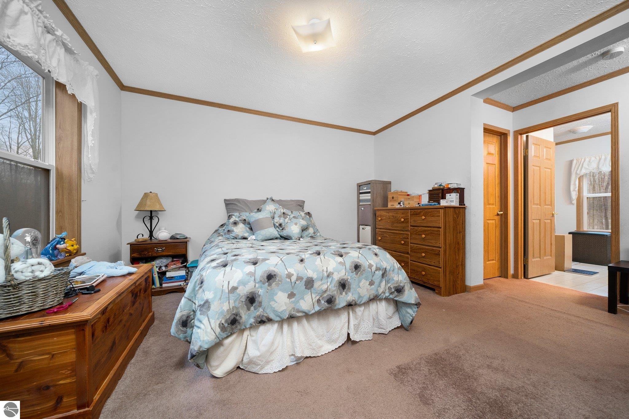 5612 (5 acres) Twin Lake Road, NE